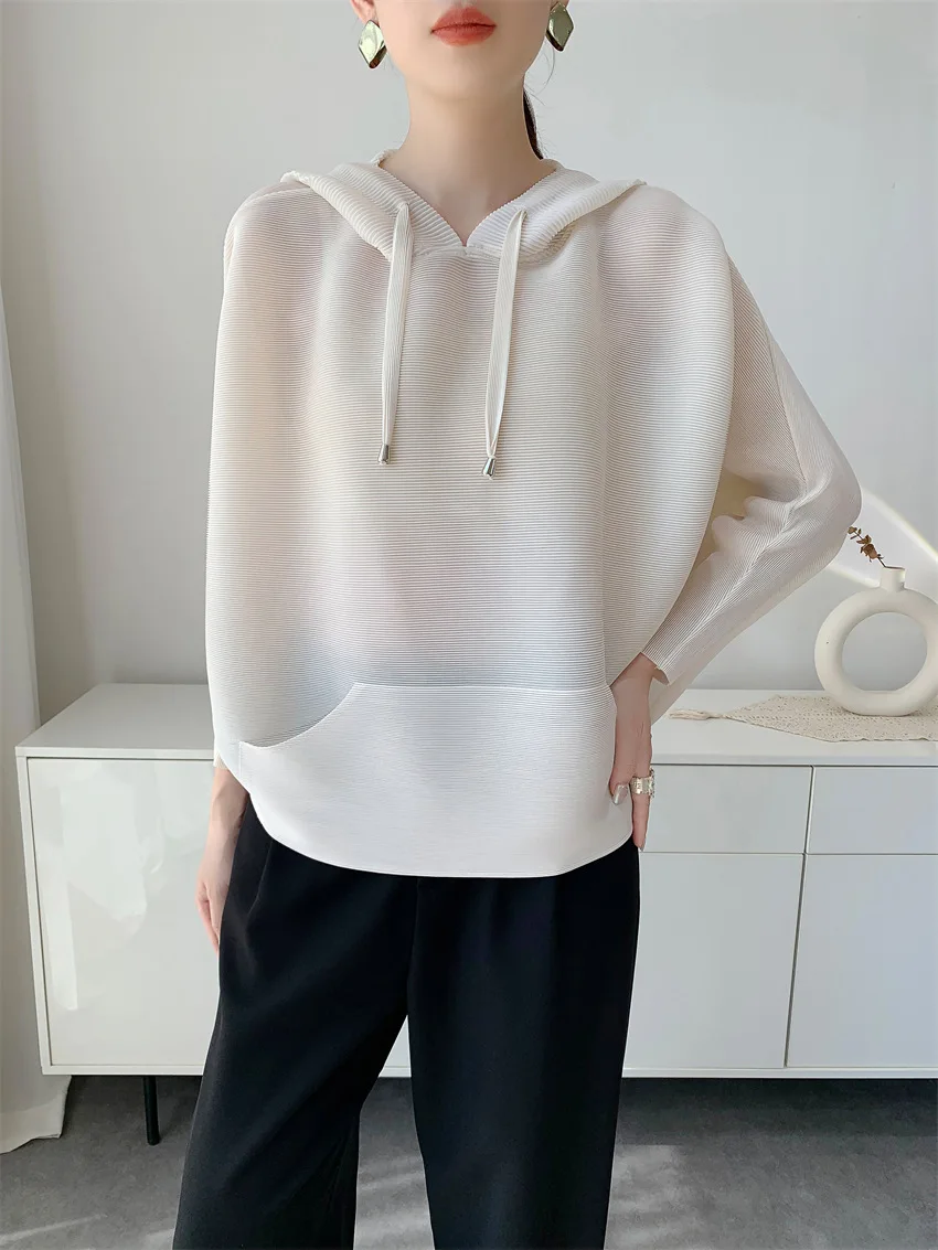 Miyake Style Pleated Fashionable and Versatile Casual, Lazy and Relaxed High-end Design Loose and Slim Hooded Top
