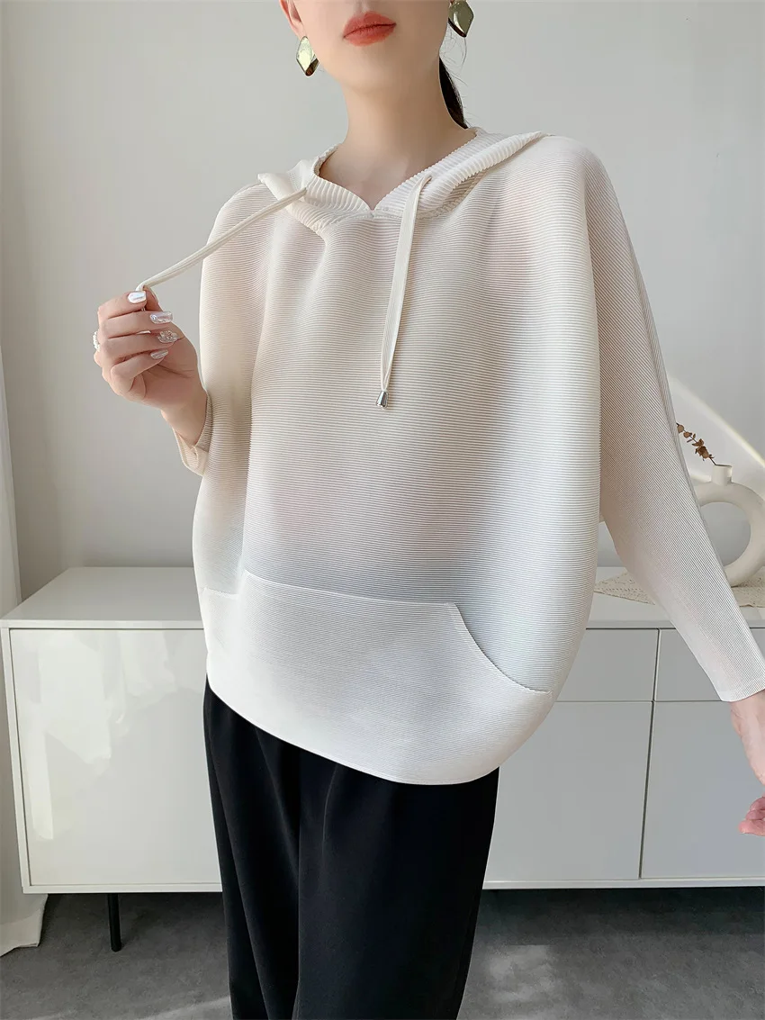 Miyake Style Pleated Fashionable and Versatile Casual, Lazy and Relaxed High-end Design Loose and Slim Hooded Top