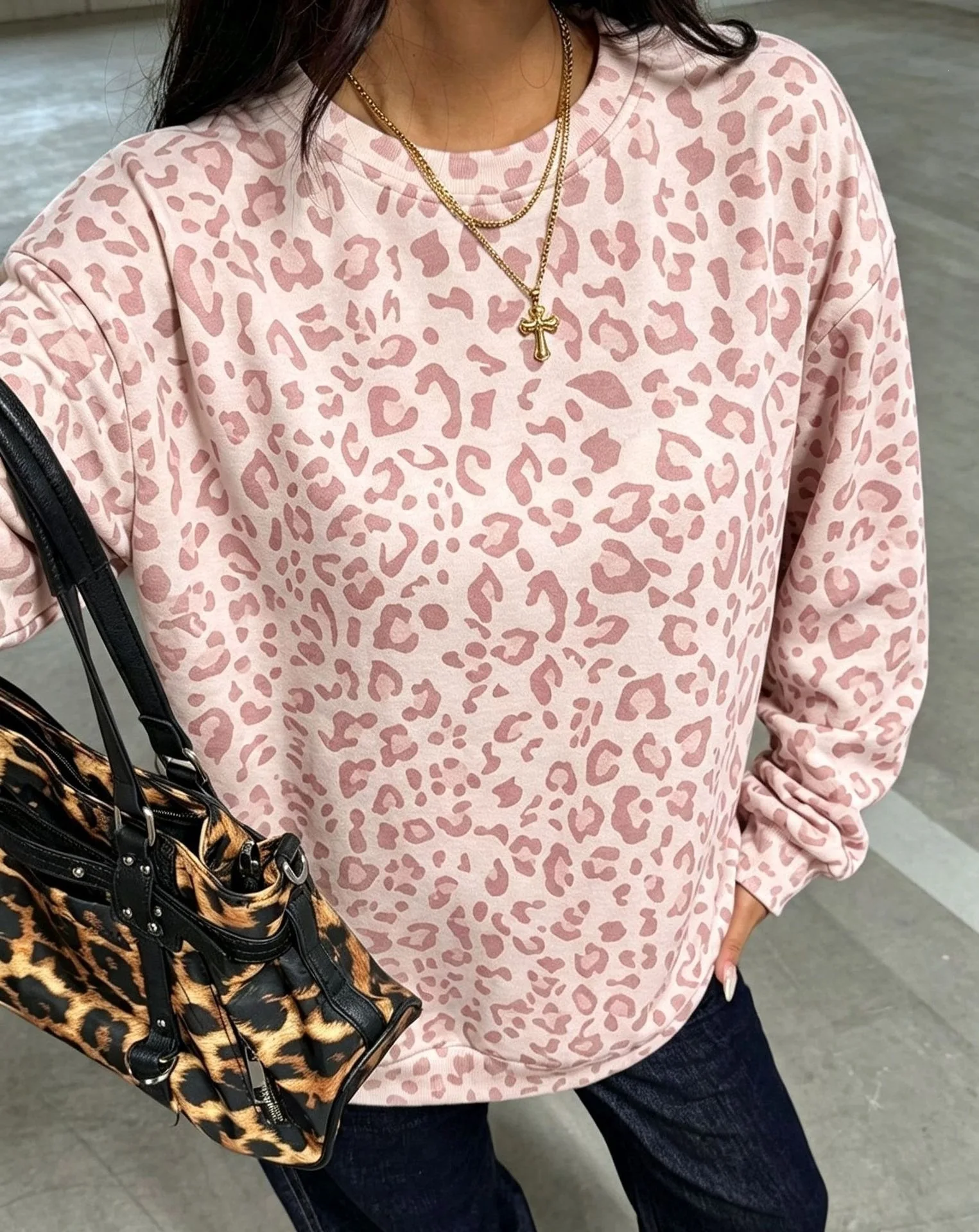 2026 Autumn and Winter New Women's Clothing Leopard Print Crew Neck Printing Loose Sweatshirt Sweater