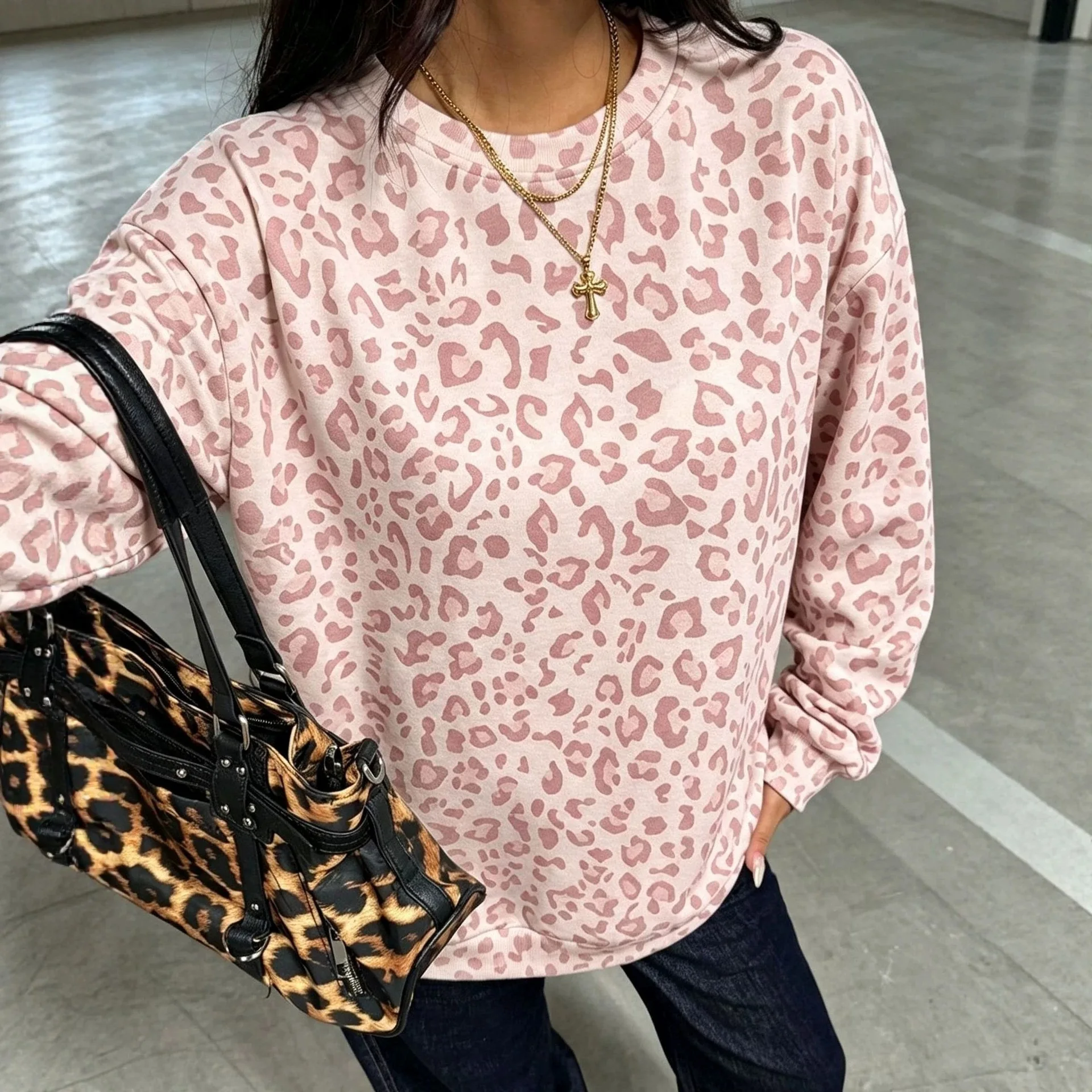 2026 Autumn and Winter New Women's Clothing Leopard Print Crew Neck Printing Loose Sweatshirt Sweater