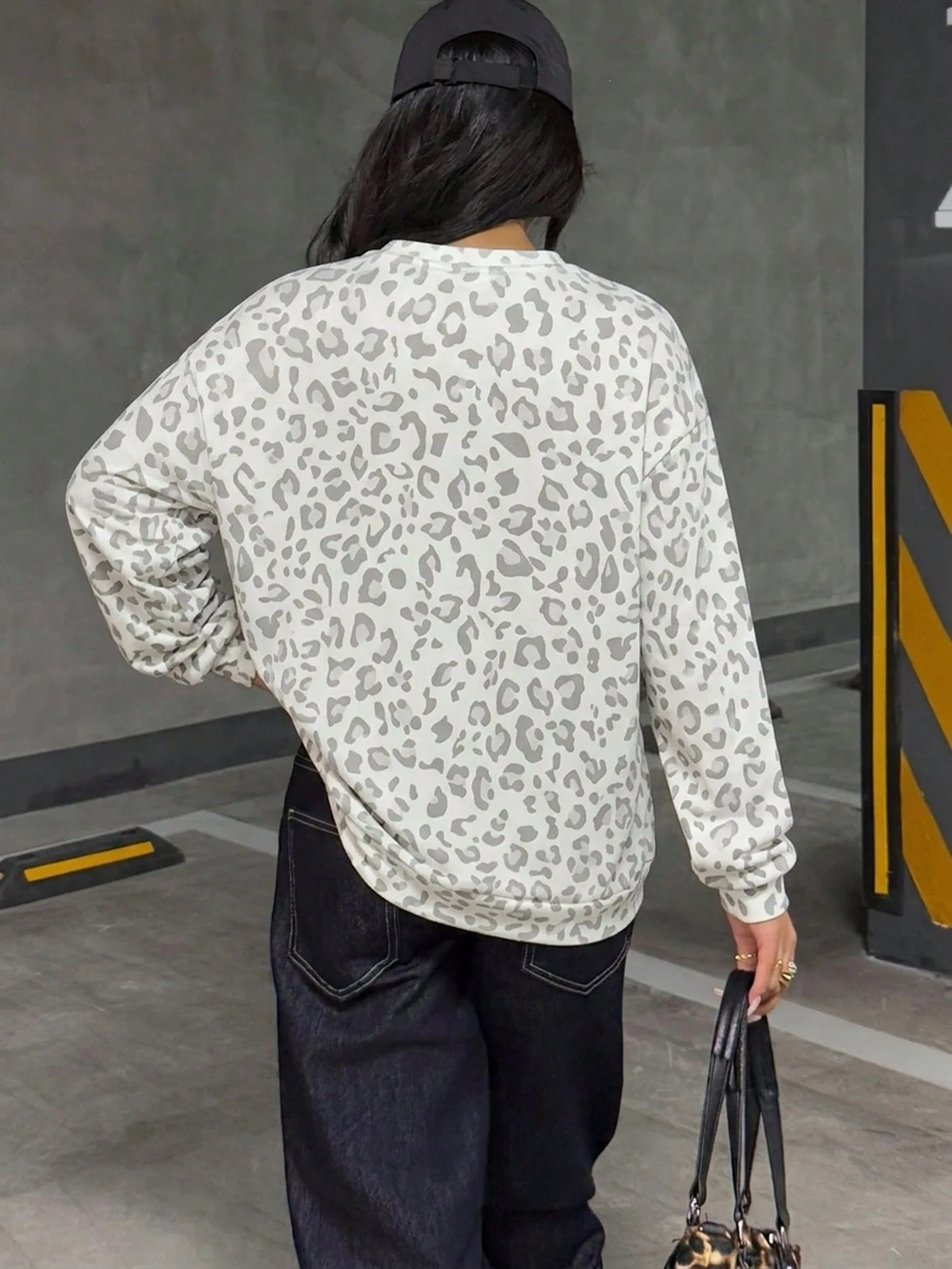 2026 Autumn and Winter New Women's Clothing Leopard Print Crew Neck Printing Loose Sweatshirt Sweater