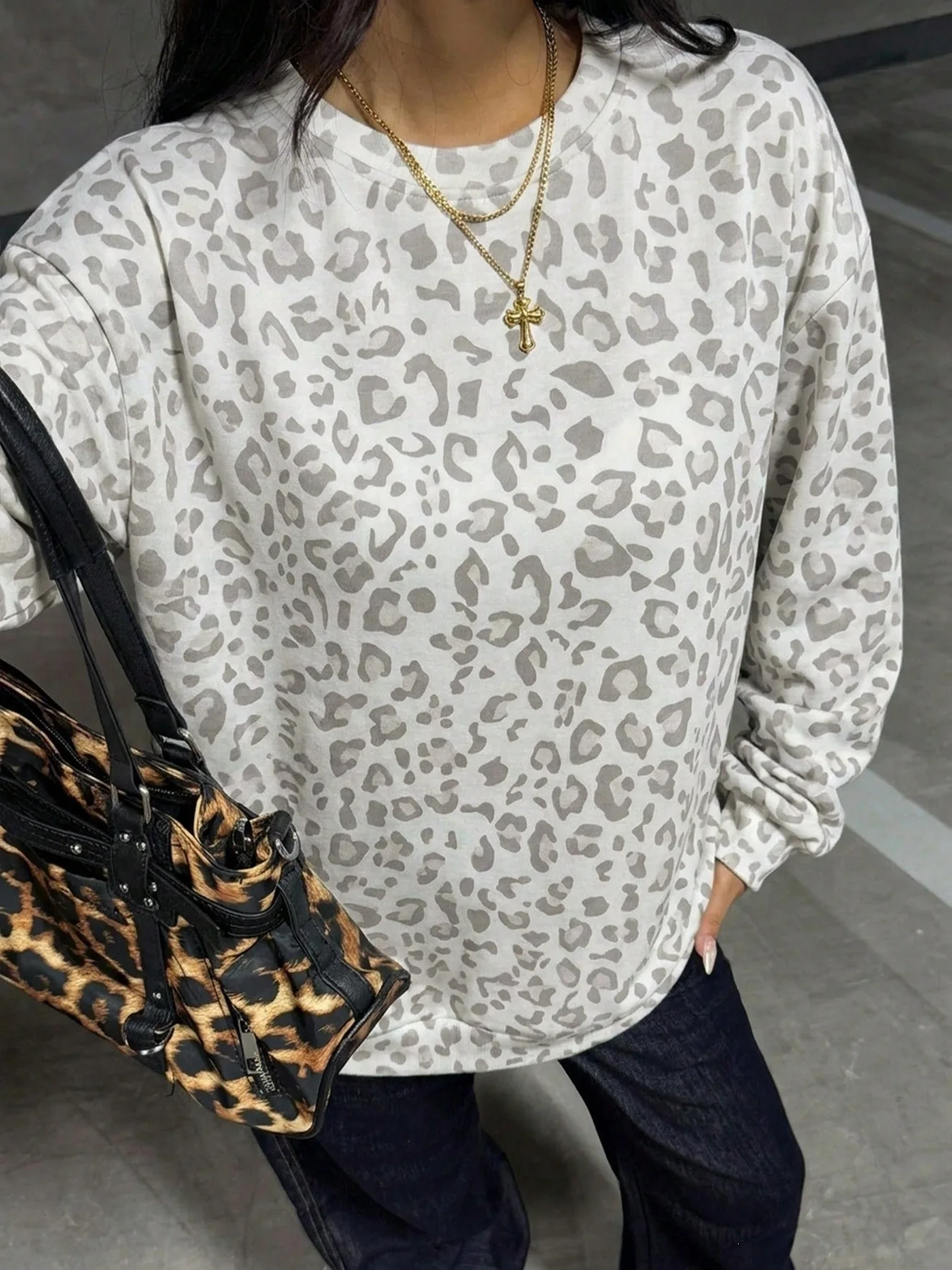 2026 Autumn and Winter New Women's Clothing Leopard Print Crew Neck Printing Loose Sweatshirt Sweater
