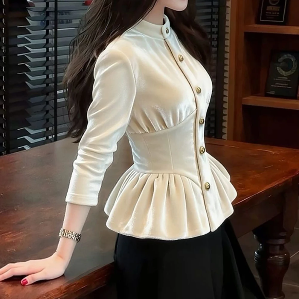 2025 new winter great-looking wear Korean atmosphere unique and beautiful niche white velvet top women
