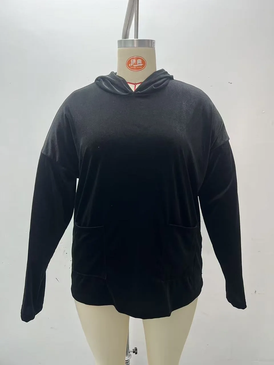 Hoodies women 2026 casual New fashionable hooded loose fleece pocket solid color long-sleeved pullover women's clothing