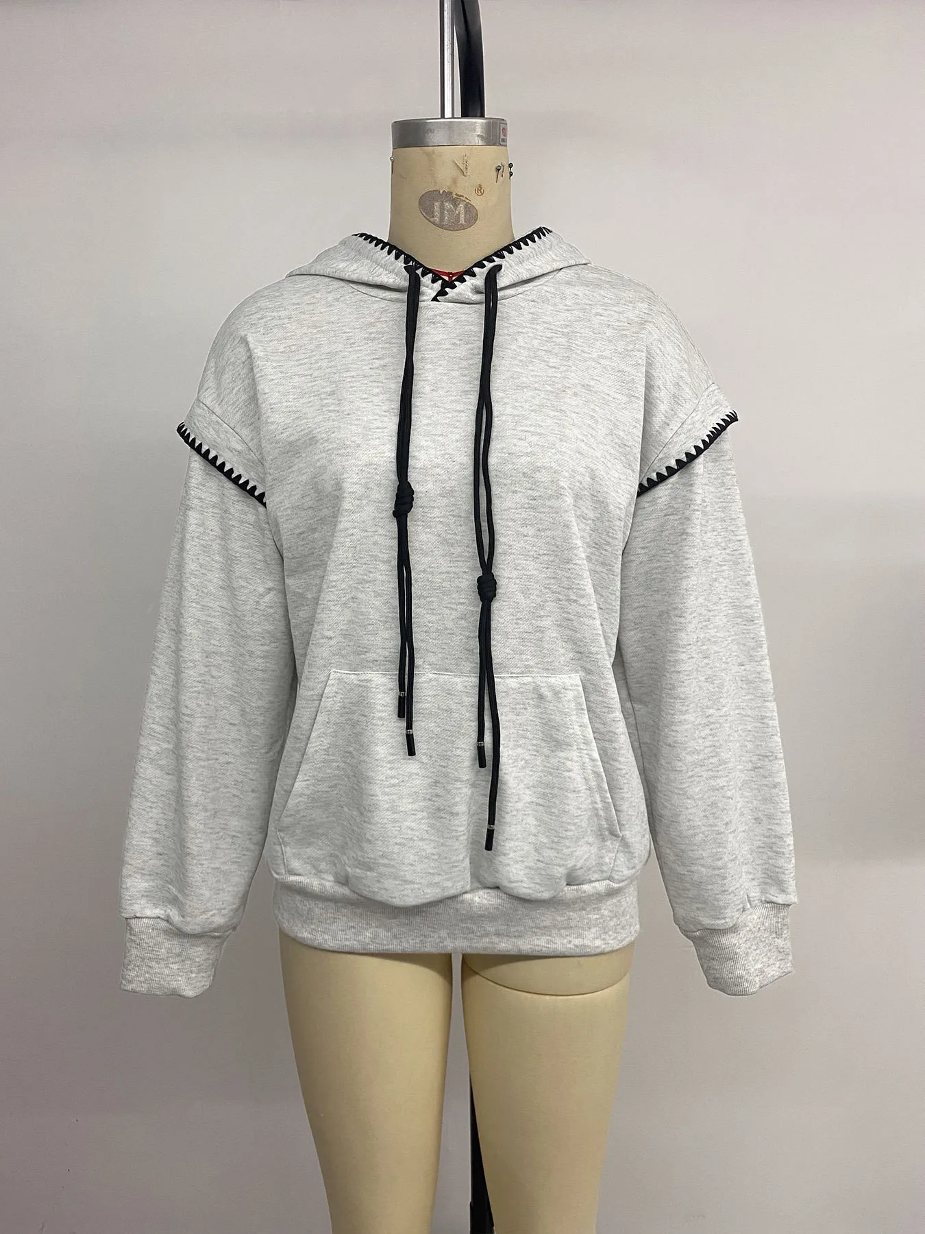 Women's Oversized Color Block Long Sleeve Hoodie Korean Style Contrast Trim Casual Sweatshirt with Black Rope Drawstring Front