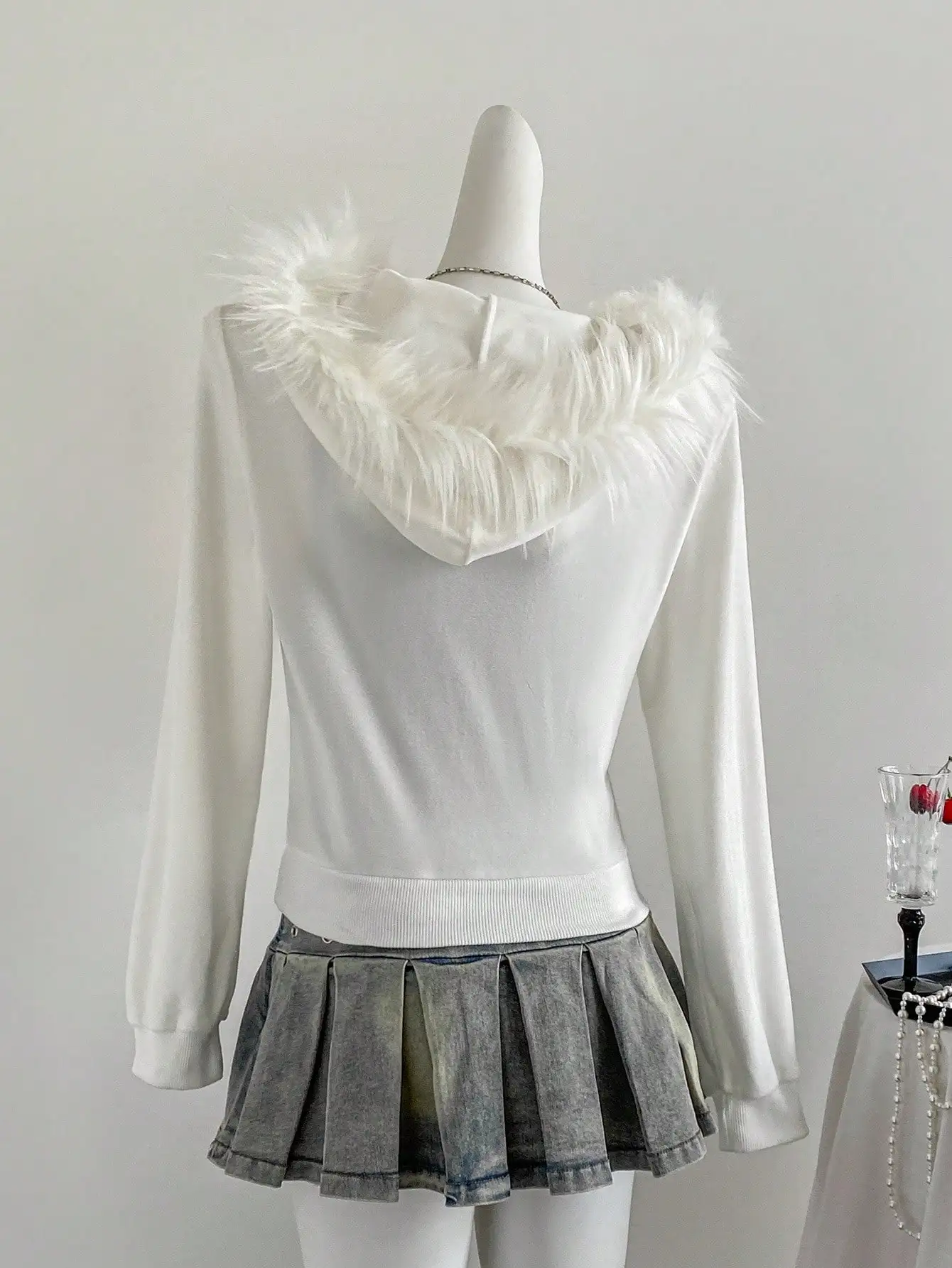 Womens White Zip Up Hoodie Fur Trim Heavy Rhinestone Hood Detail Streetwear Casual Fashion Sweatshirt Top Slim Fit Soft Y2K