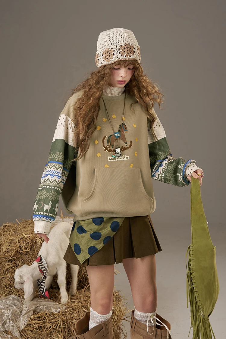 ELFSACK 2025 Autumn New Arrivals Casual Soft Vintage Splicing Design Crew Neck Sweatshirt For Woman
