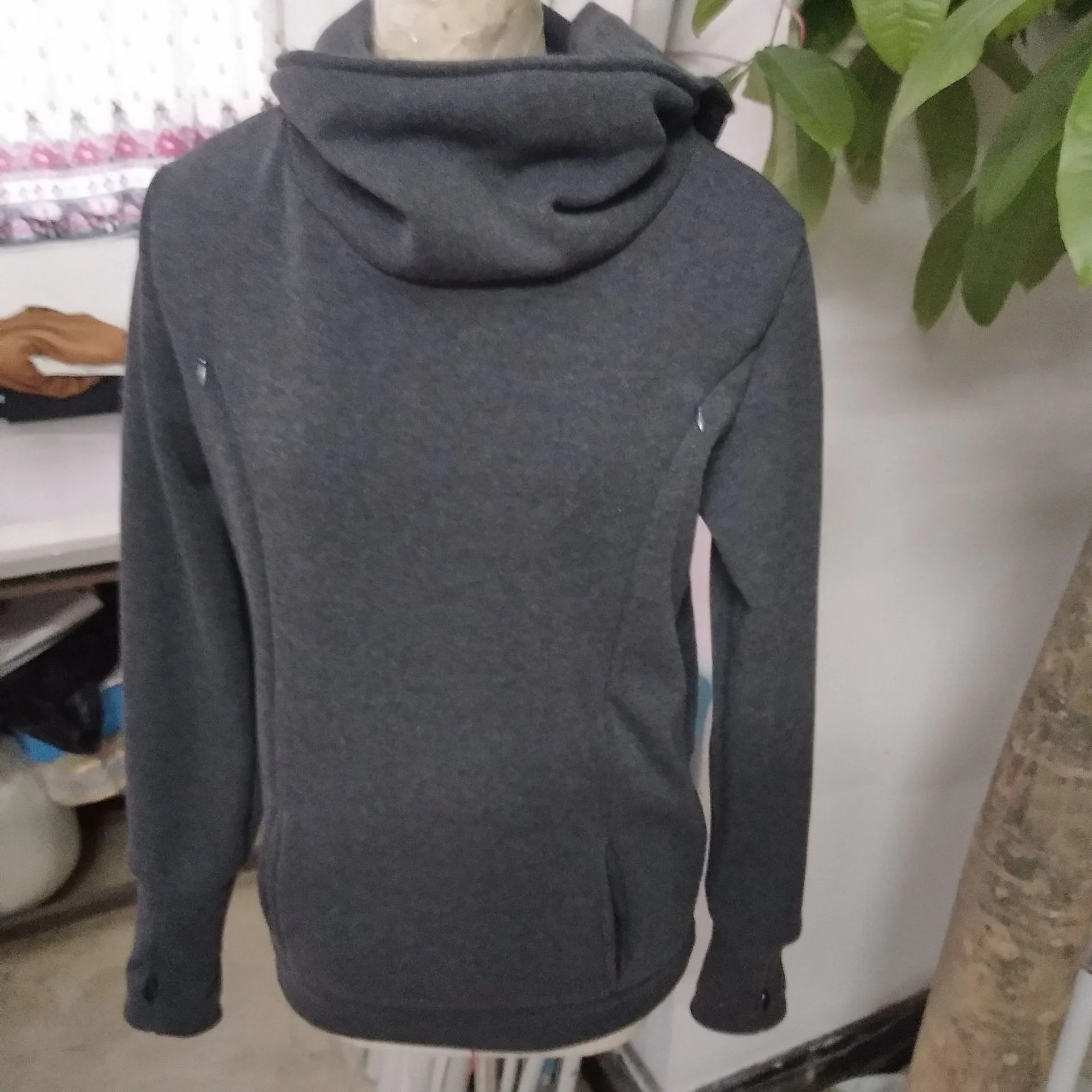 Long Sleeve Pullover Hoodie Loose Fit Casual Women Hoodie with Regular Length European and American Style Spring Sweatshirt