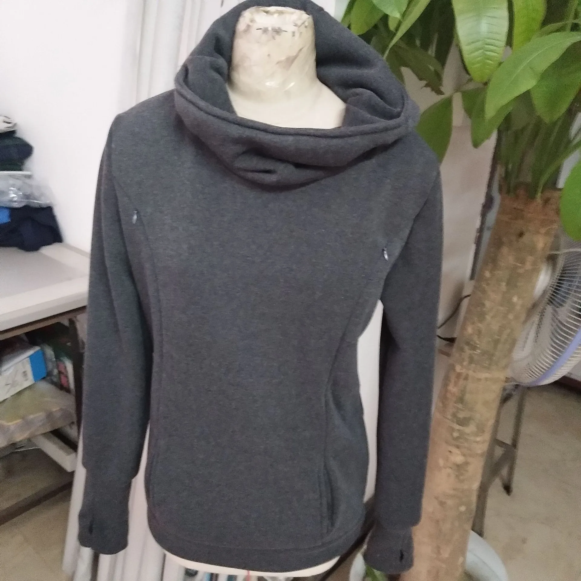 Long Sleeve Pullover Hoodie Loose Fit Casual Women Hoodie with Regular Length European and American Style Spring Sweatshirt