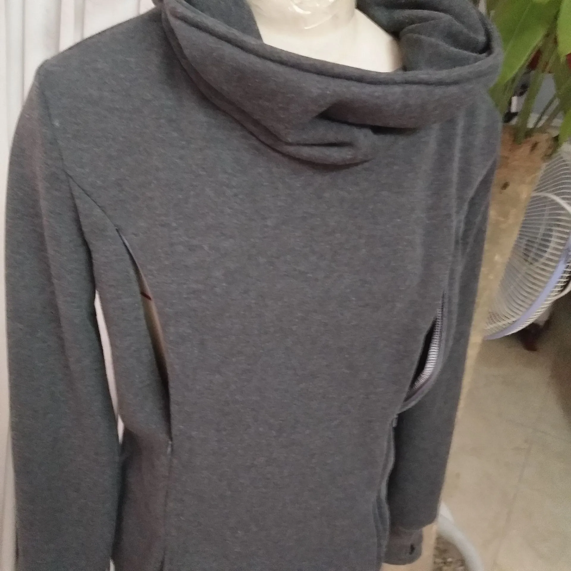 Long Sleeve Pullover Hoodie Loose Fit Casual Women Hoodie with Regular Length European and American Style Spring Sweatshirt