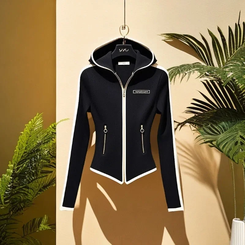 2025 Black New Fashion Early Spring Hoodie Beautiful Age-Reducing Coat Chic Stitching Hooded Sweater