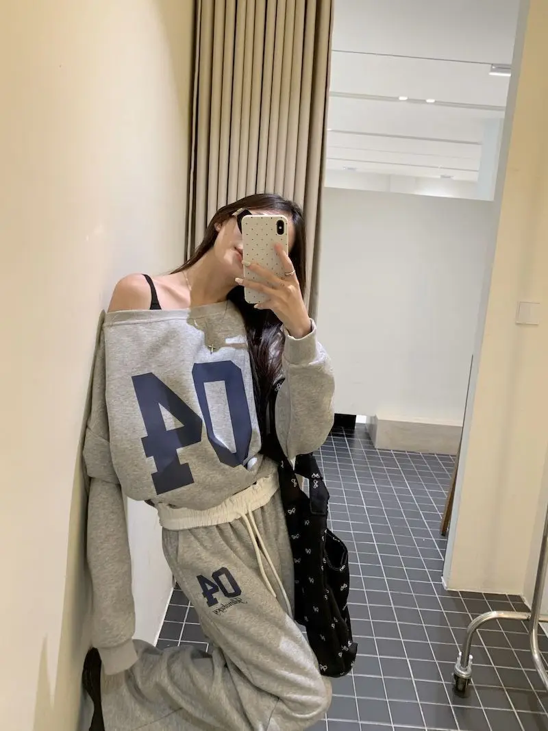 Loose Fit Reversible Hoodie Women's Wide Shoulder Top American Vintage Slouchy Off-Shoulder Sweater for Cool Girls in Fall
