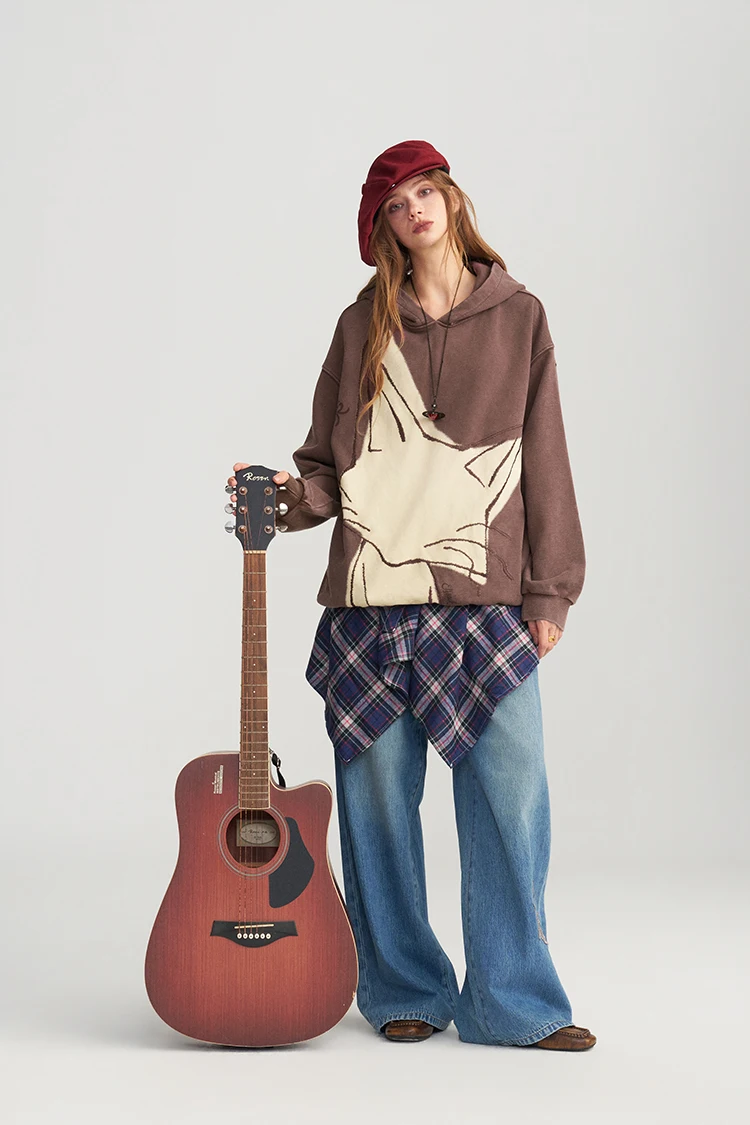 ELFSACK Women's Vintage Oversized Hoodie with Fox Graphic Print, Casual Long Sleeve Top for Daily Wear