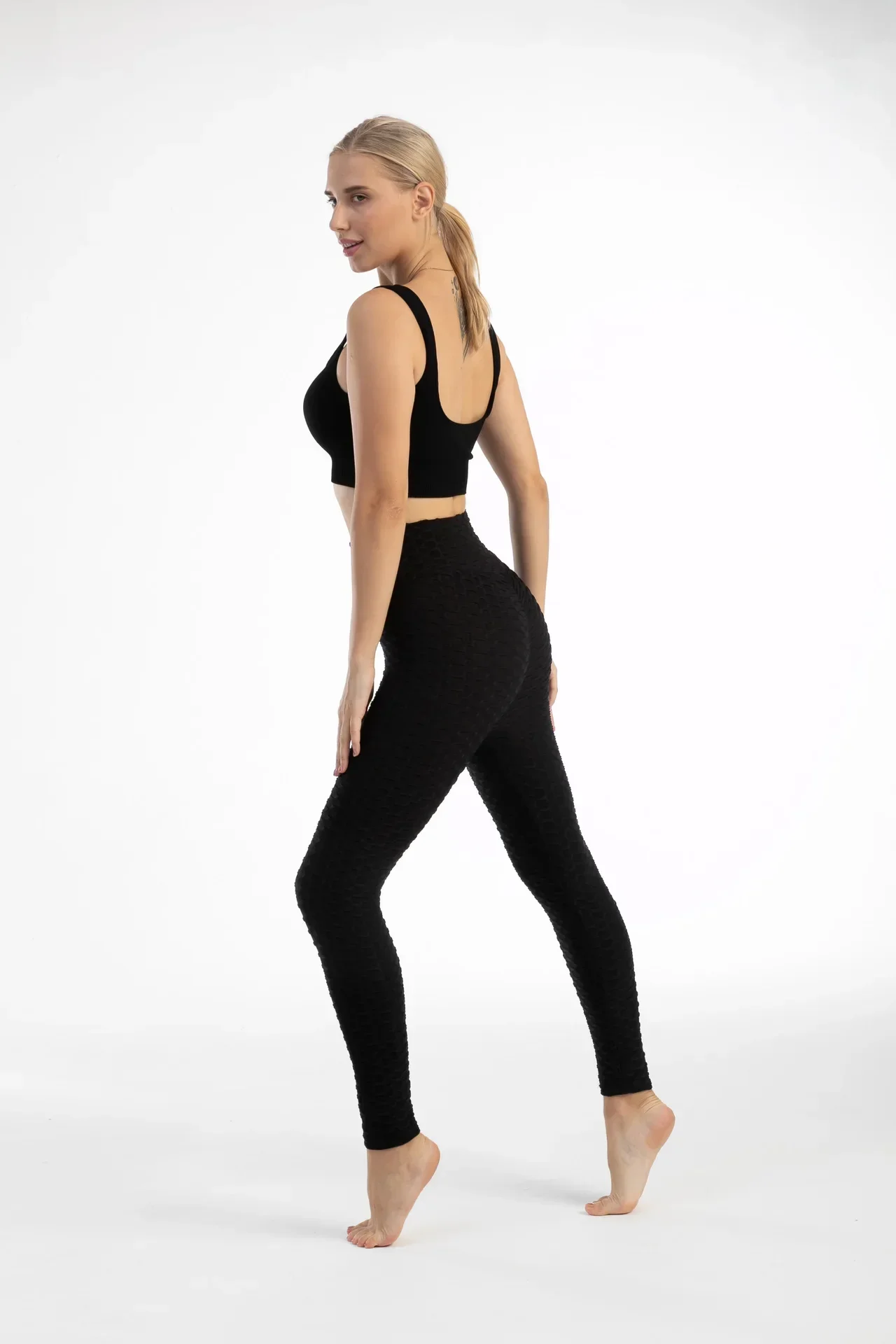 Female Seamless Elastic Bubble Pants Sexy Slim Tights Outdoor Jogging Walking High Waist Hip Liftting Fashion Yoga Leggings