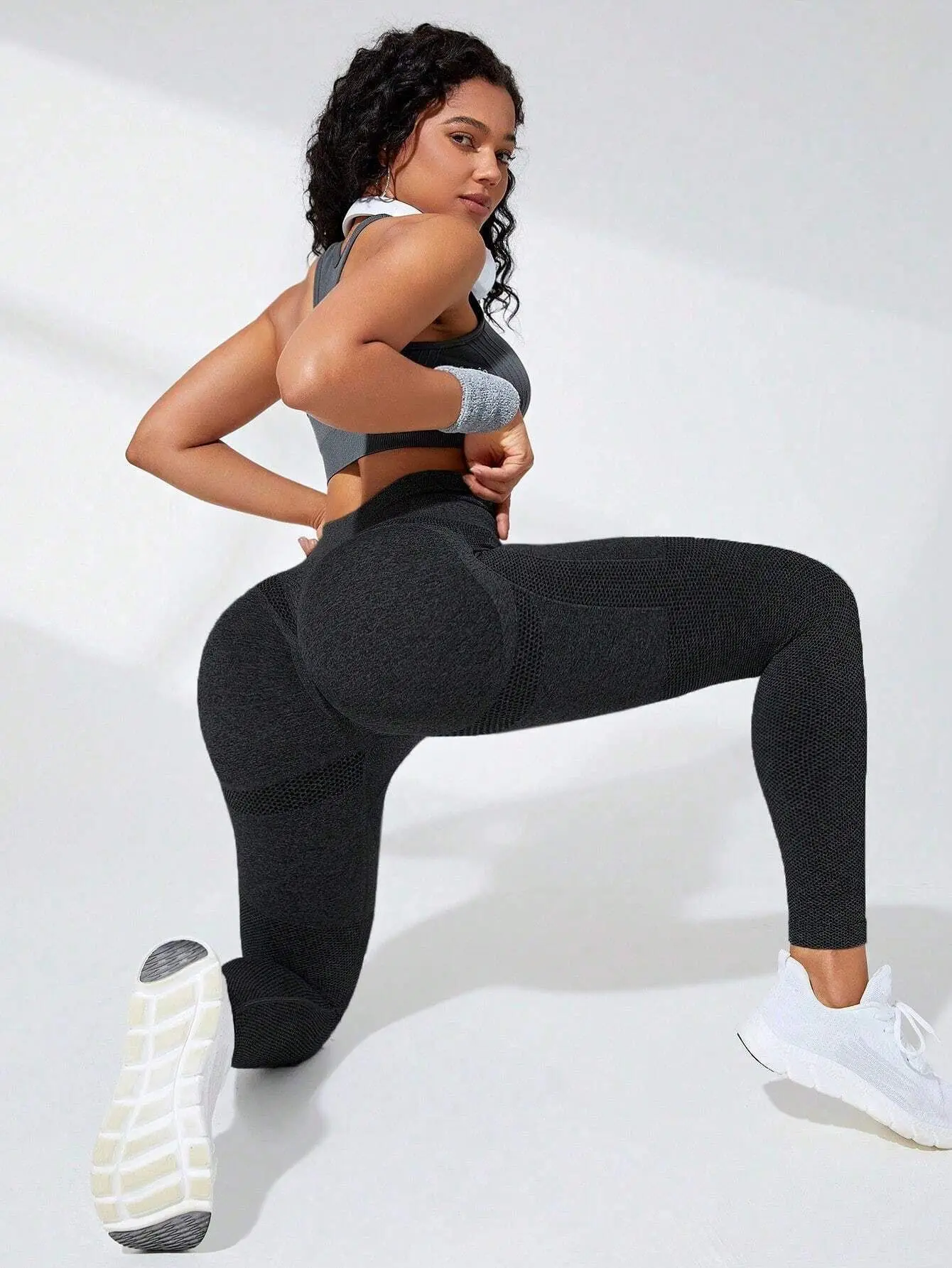 Women High Waist Sports Leggings Seamless Yoga Pants High Elastic Hip Liftting Workout Running Breathable Yoga Fitness Leggings
