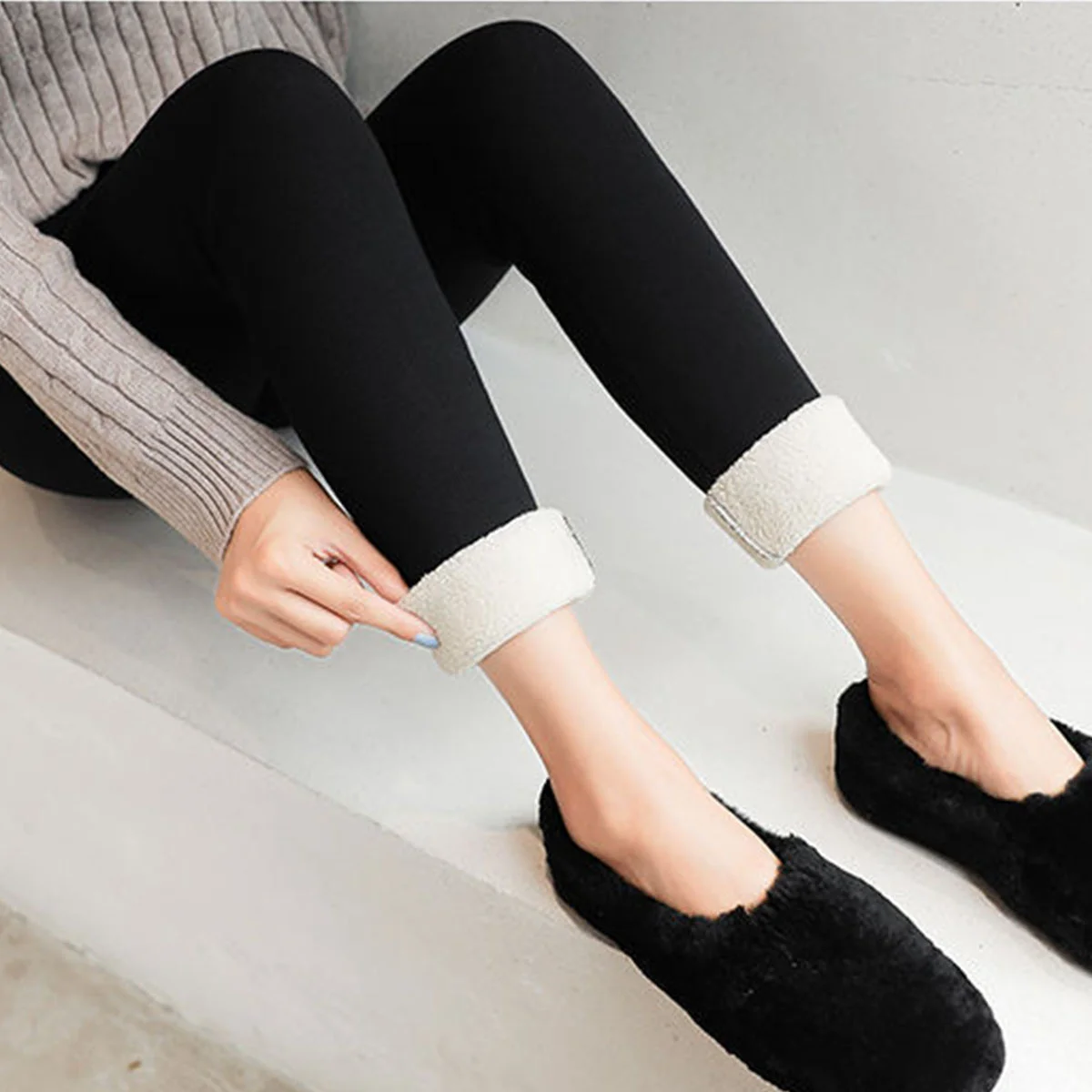 Embroidered Thick Fleece Leggings Women Thermal Pants High Waist Elastic Solid Color Slim Winter Seamless Casual Tights Leggings