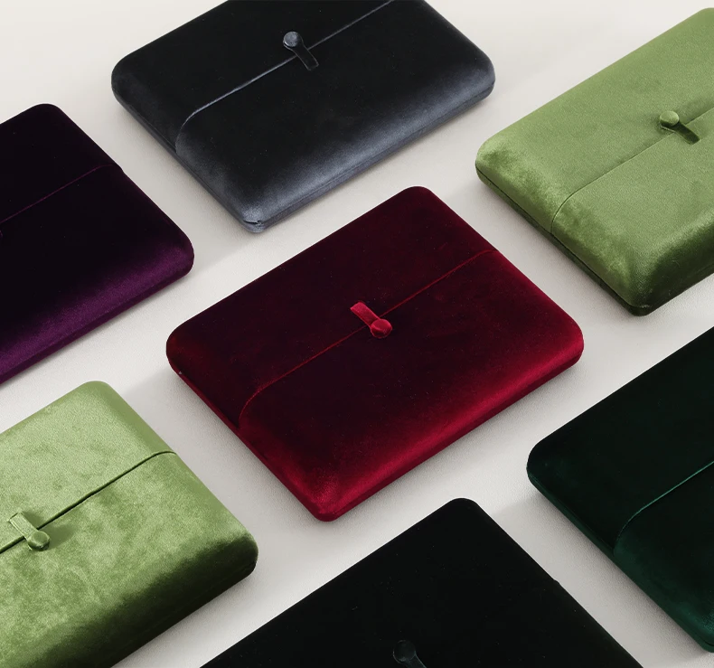 Yinbeini Velvet Large Necklace Pendant Display Box Premium Jewelry Storage Organizer Pendant Gift Packing Case H024