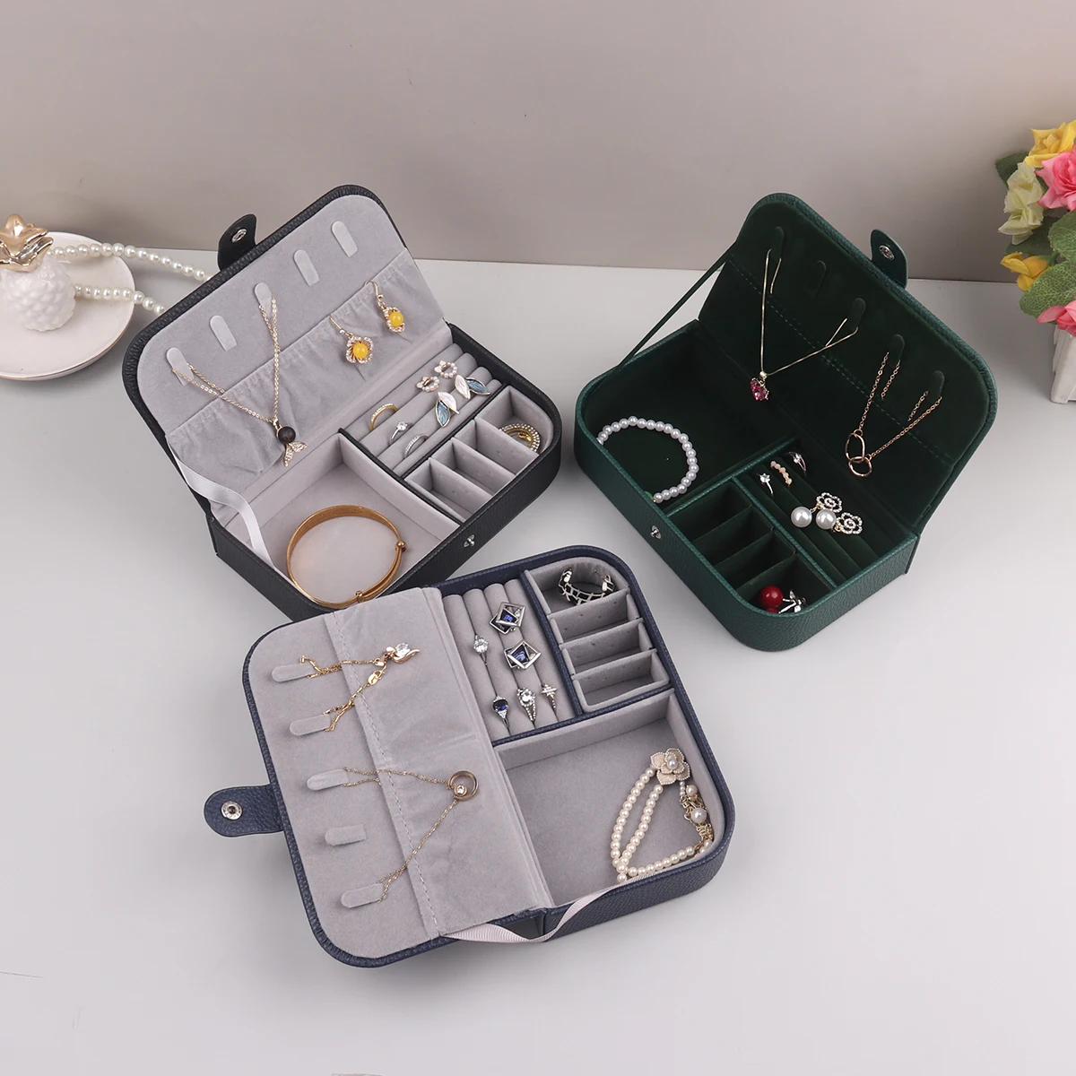 2024 Portable Jewelry Box Jewelry Organizer Display Travel Jewelry Case Boxes Button Leather Storage Chenille Jewelers Joyero