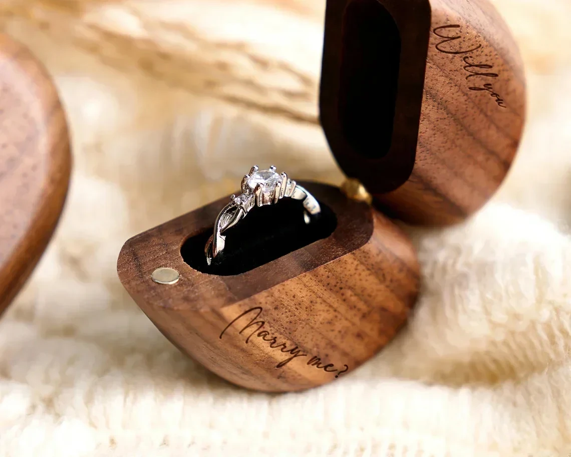 Free Engraving of Name Heart-shaped Wood Proposal Ring Box Jewellery Gift Wedding Valentine Jewelry Storage Organizer Ring Box