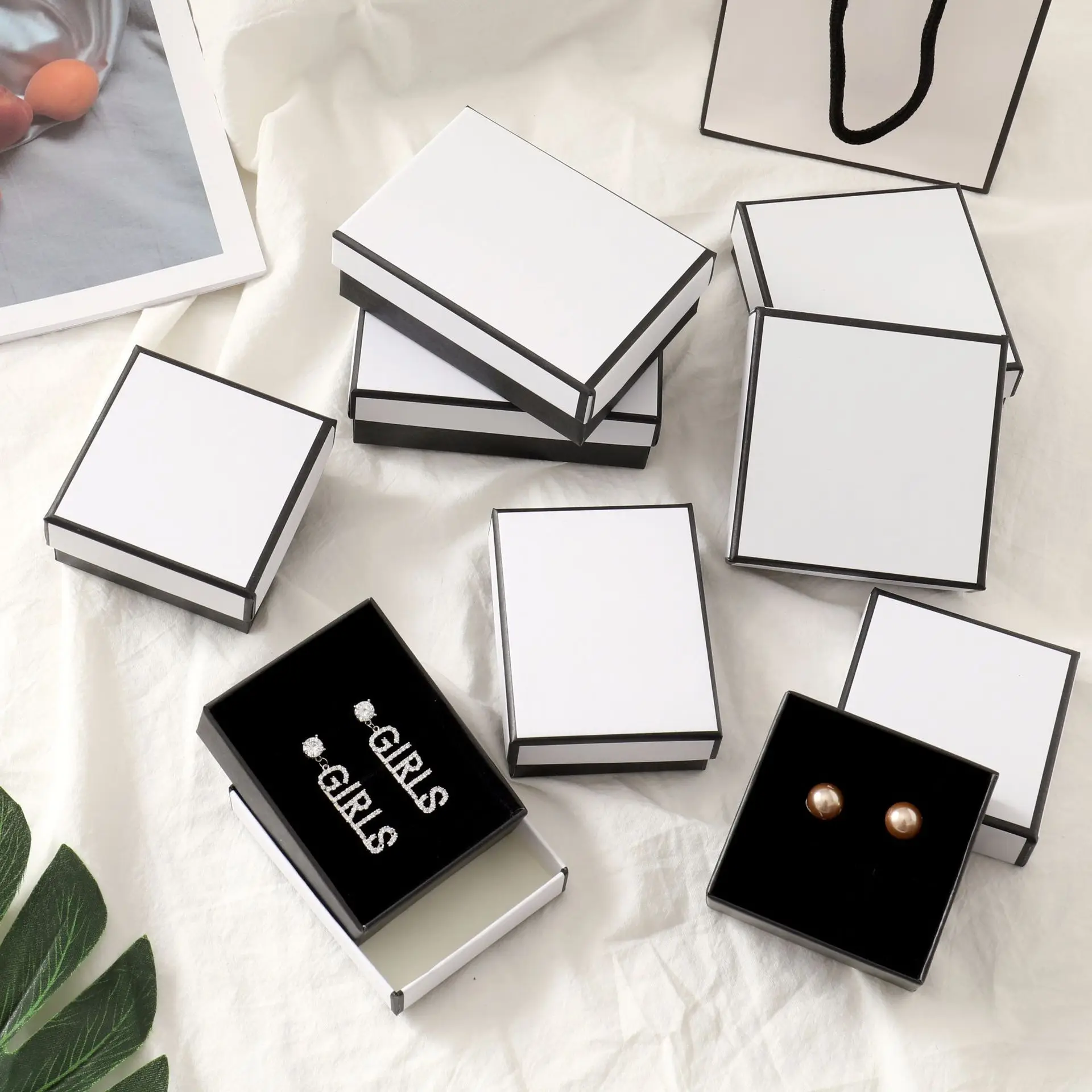 12pcs/Lot 7x7x3CM Dark Blue Jewelry Box  Necklace Rings For Jewelry Multi Colors Jewellry Packaging Gift Boxes Earrings Display