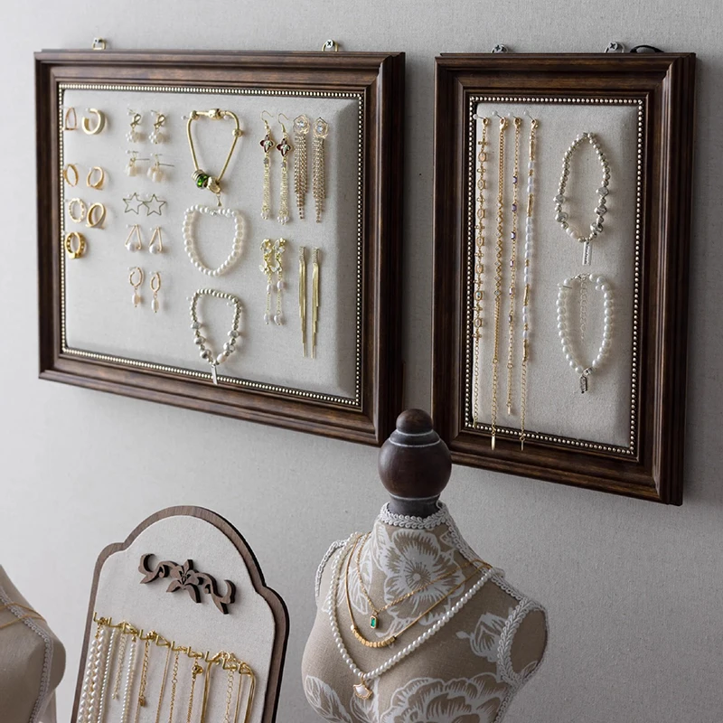 Luxury Necklace Display Portrait Model Wooden Window Jewelry Displays Rack Counter Bracelet Ring Organizer Display Props
