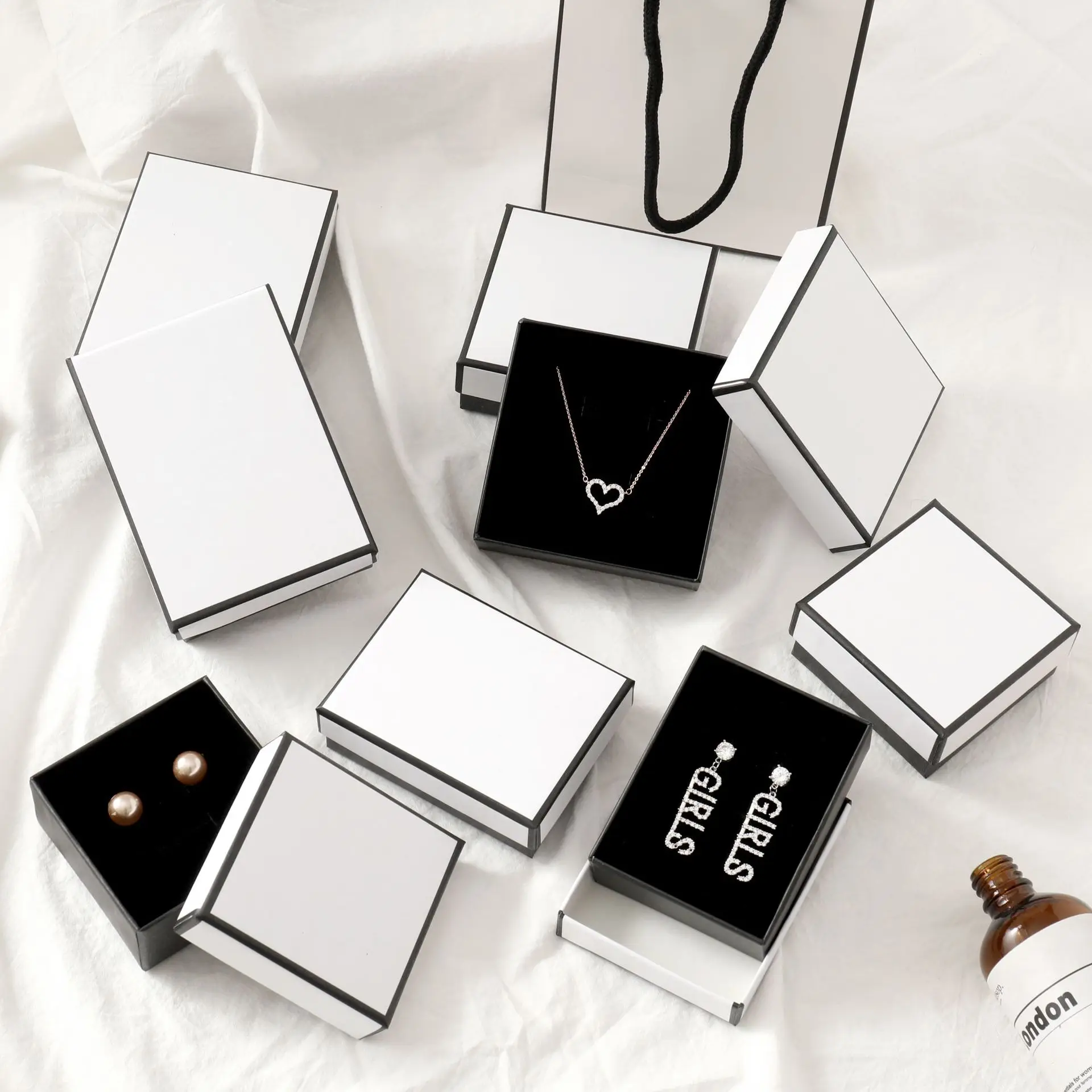 12pcs/ Lot Purple Luxury Kraft Gift Box Ardboard Paper Bracelet Necklace Jewellry Boxes Packaging Rings Gift Storages Wholesale