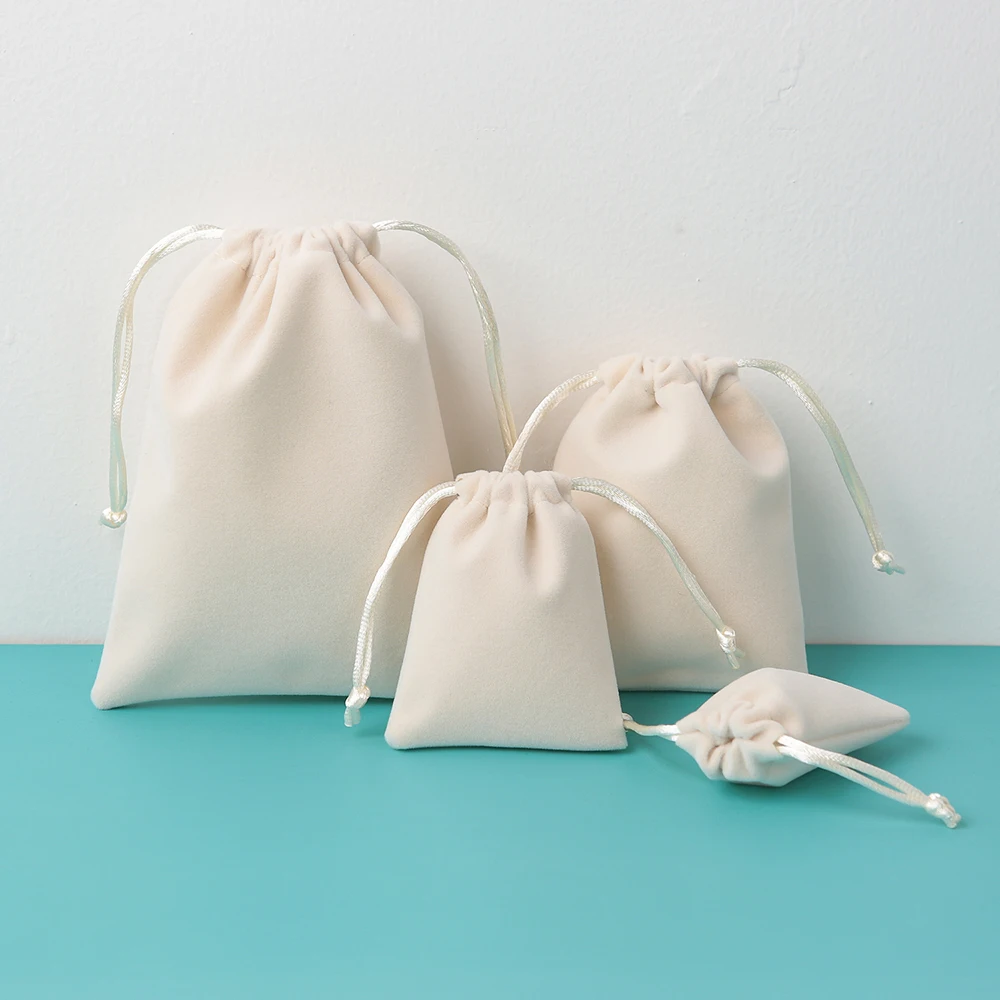 50 Velvet Jewelry Small Gift Bags Mini Size 7X9cm Drawstring Packaging Organizer Pouch For Girl Wedding Favor Candy Goodie Bag