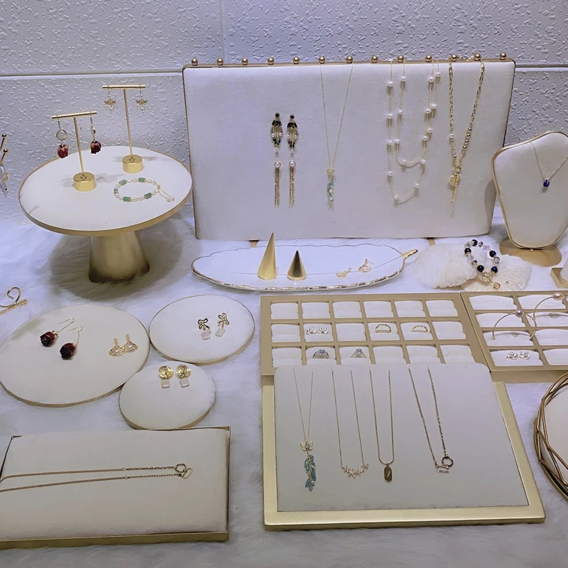 Jewelry Store Window Jewelry Display Case Fashion White Flannelette Head Jewelry Display Rack Ring Necklace Display Rack