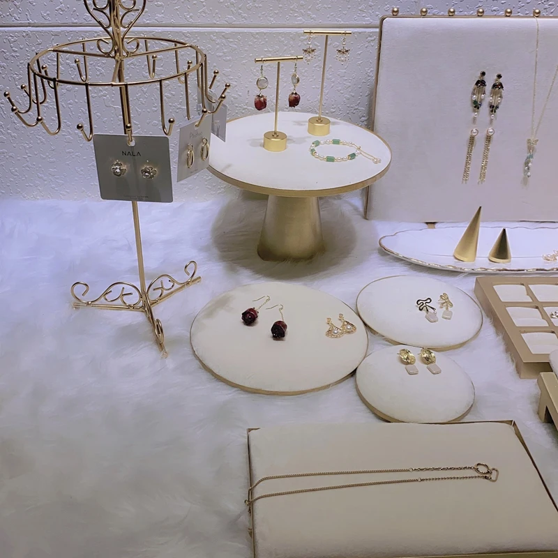 Jewelry Store Window Jewelry Display Case Fashion White Flannelette Head Jewelry Display Rack Ring Necklace Display Rack