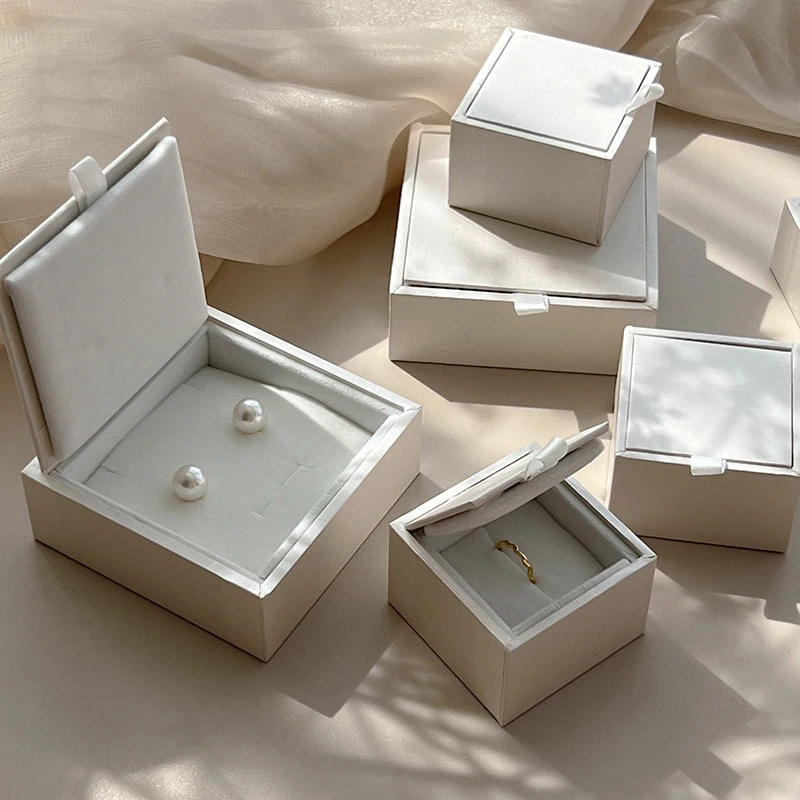 High-end White Satin Jewelry Box Ring Box Necklace Earrings Gift Storage Display Box Paper Flip Jewelry Organizer Box Joyero