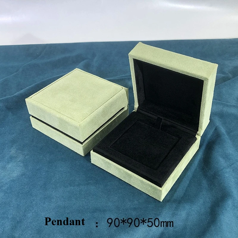 Customization Logo Fashionable Grass Green Faux Fur Clover Jewelry Case Jewelry Packaging Box for Necklace Bracelet Earring Gift