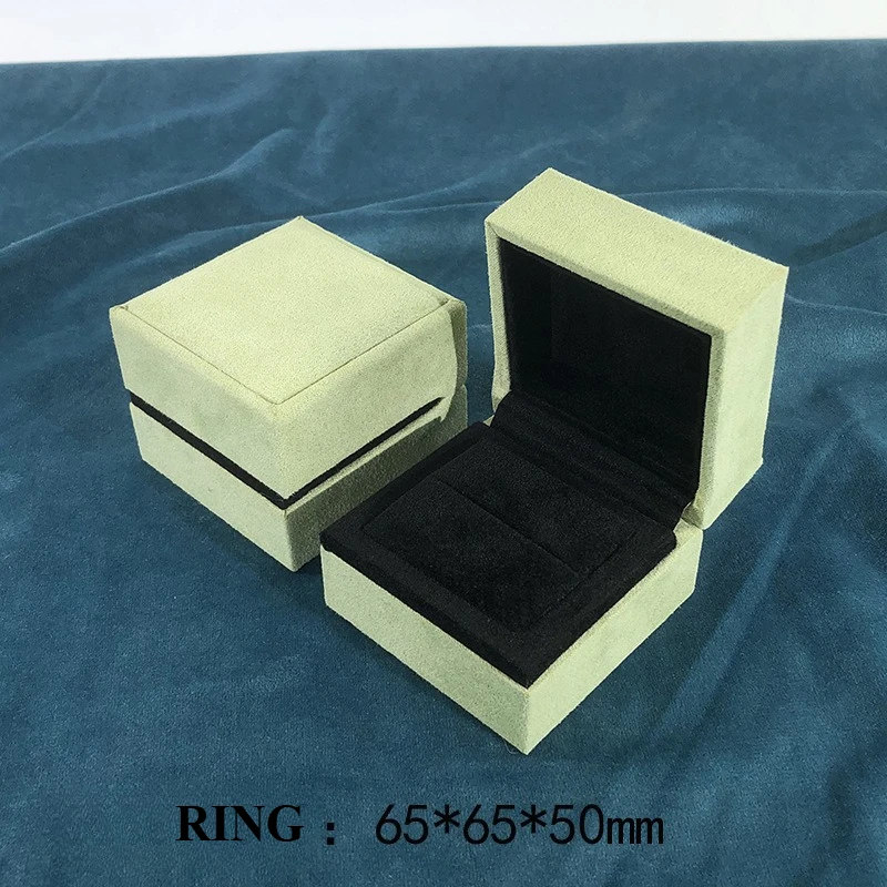 Customization Logo Fashionable Grass Green Faux Fur Clover Jewelry Case Jewelry Packaging Box for Necklace Bracelet Earring Gift