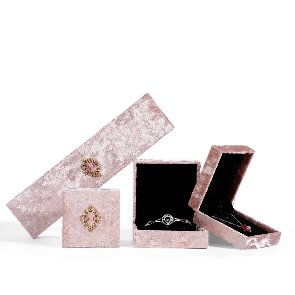 Retro Velvet Pink Jewelry Box Bracelets Necklaces Rings Earrings Jewelry Display Case Wedding Gifts Packaging Box for Women