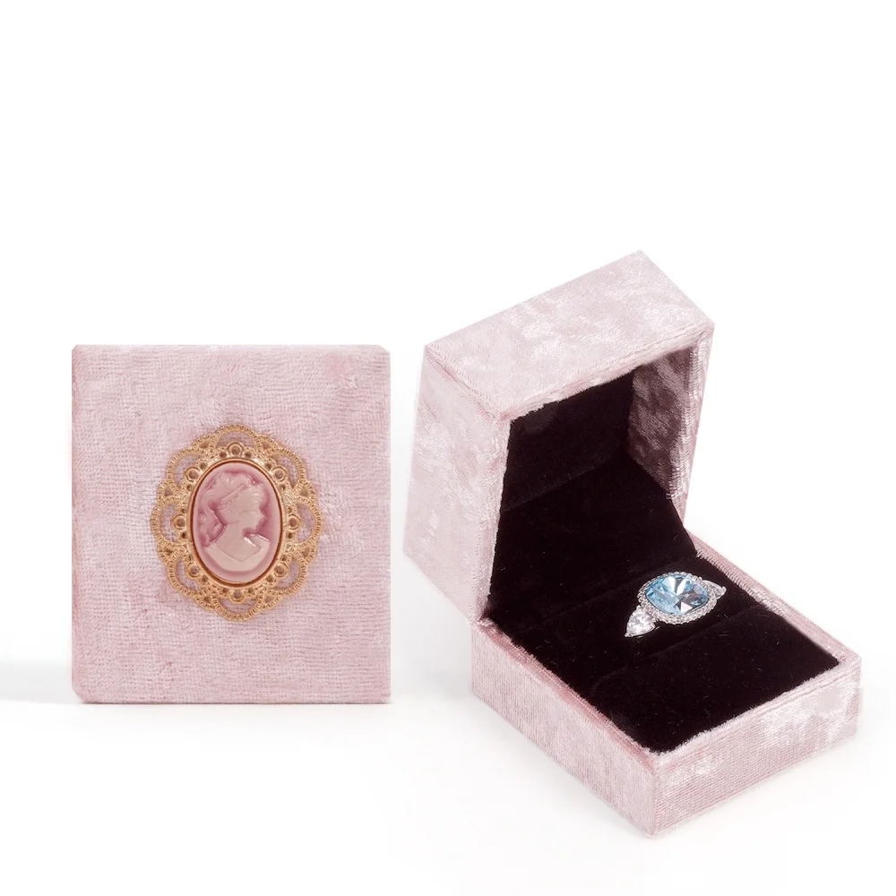 Retro Velvet Pink Jewelry Box Bracelets Necklaces Rings Earrings Jewelry Display Case Wedding Gifts Packaging Box for Women