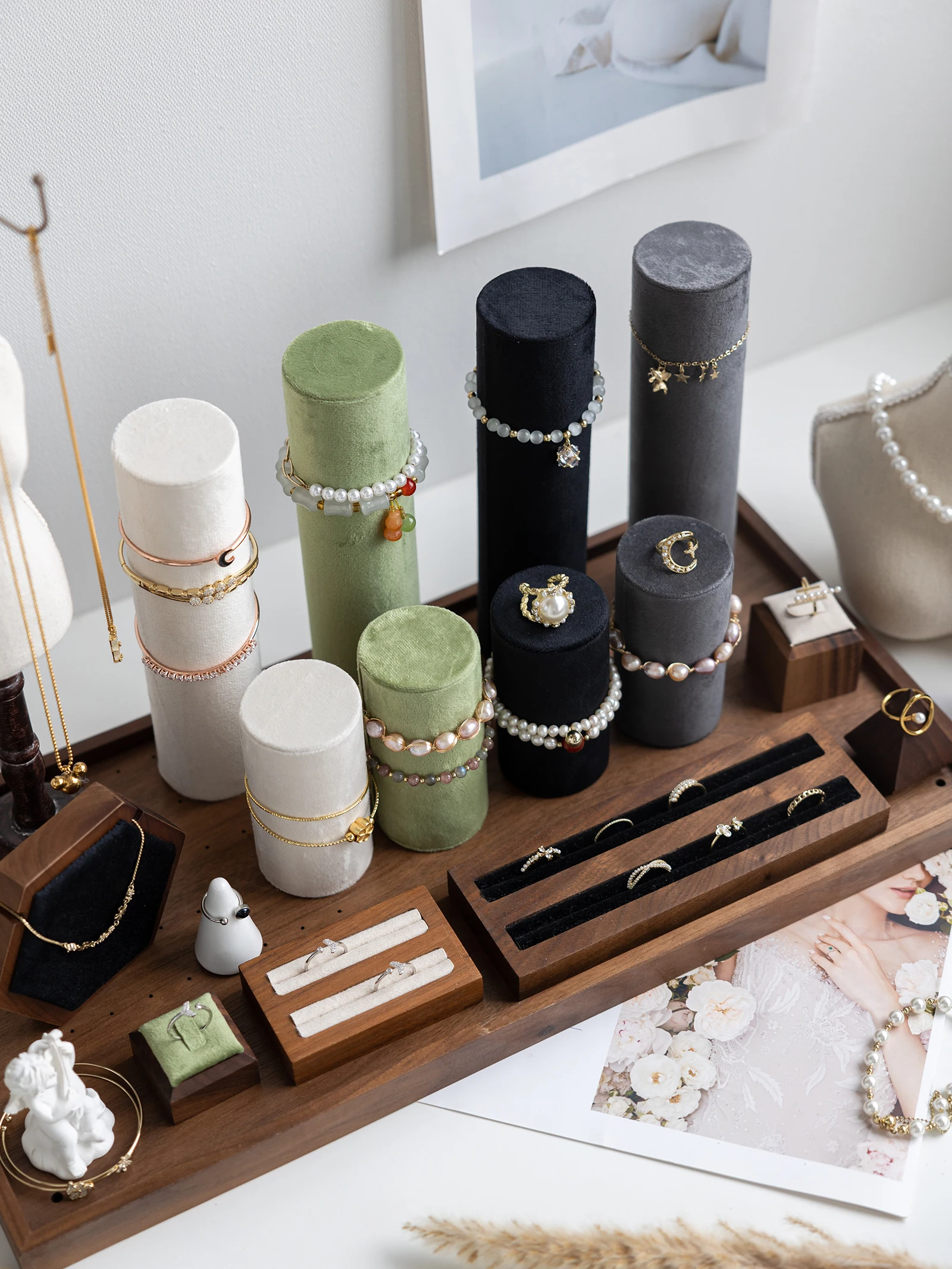 Velvet Bracelet Display Holder Bangle Watch Necklace Showcase Organizer Counter Display Rack for Retail Boutique Exhibition