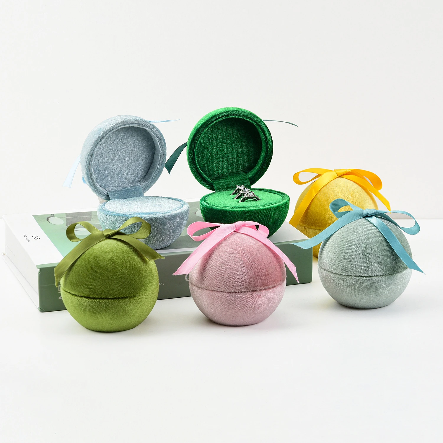 Latest Product Round Jewelry Box Creative Velvet Bow Ring Box Jewelry Boxes Jewelry Packaging for Ring Earring Pendant Organizer