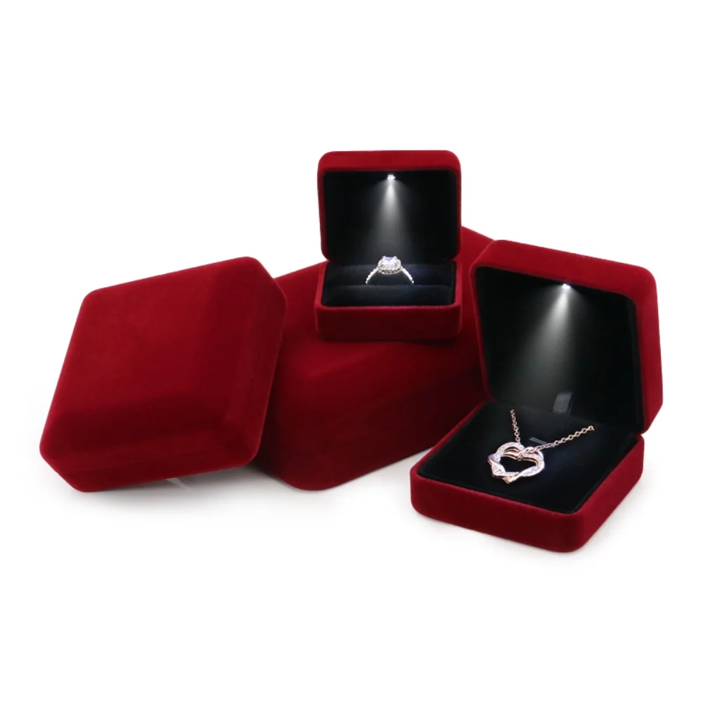 Luxury Wine Red Velvet LED Jewellery Box Wedding Ring Pendant Earring Jewelry Display Packaging Cases Free Custom Logo