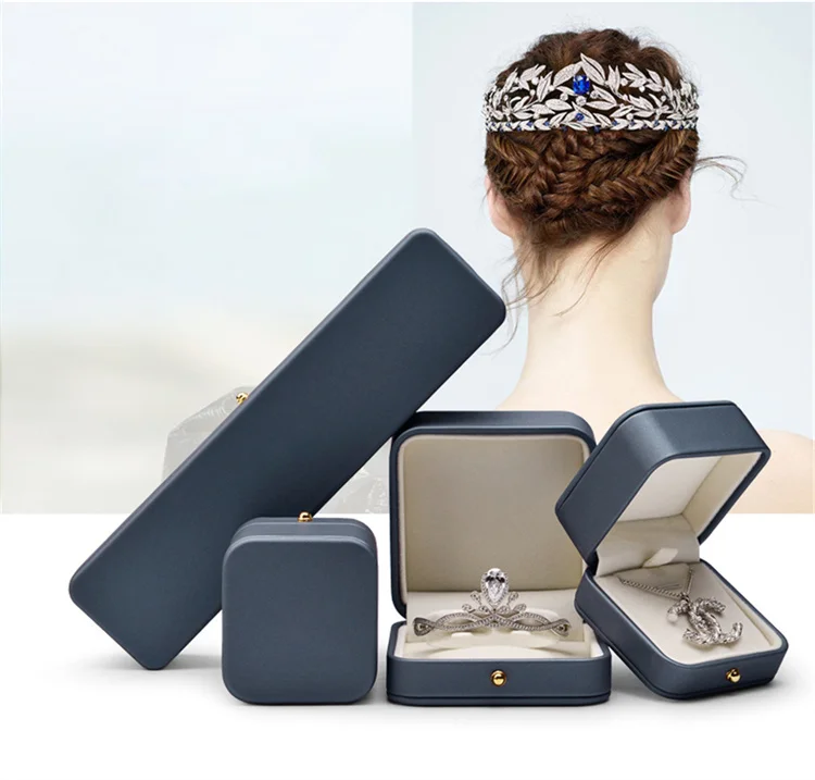 Oirlv Leather Jewelry Ring Box Jewelry Organizer Necklace Pendant Bracelet Long Chain Storage Box Packaging Gift Box for Wedding