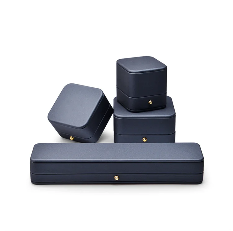 Oirlv Leather Jewelry Ring Box Jewelry Organizer Necklace Pendant Bracelet Long Chain Storage Box Packaging Gift Box for Wedding