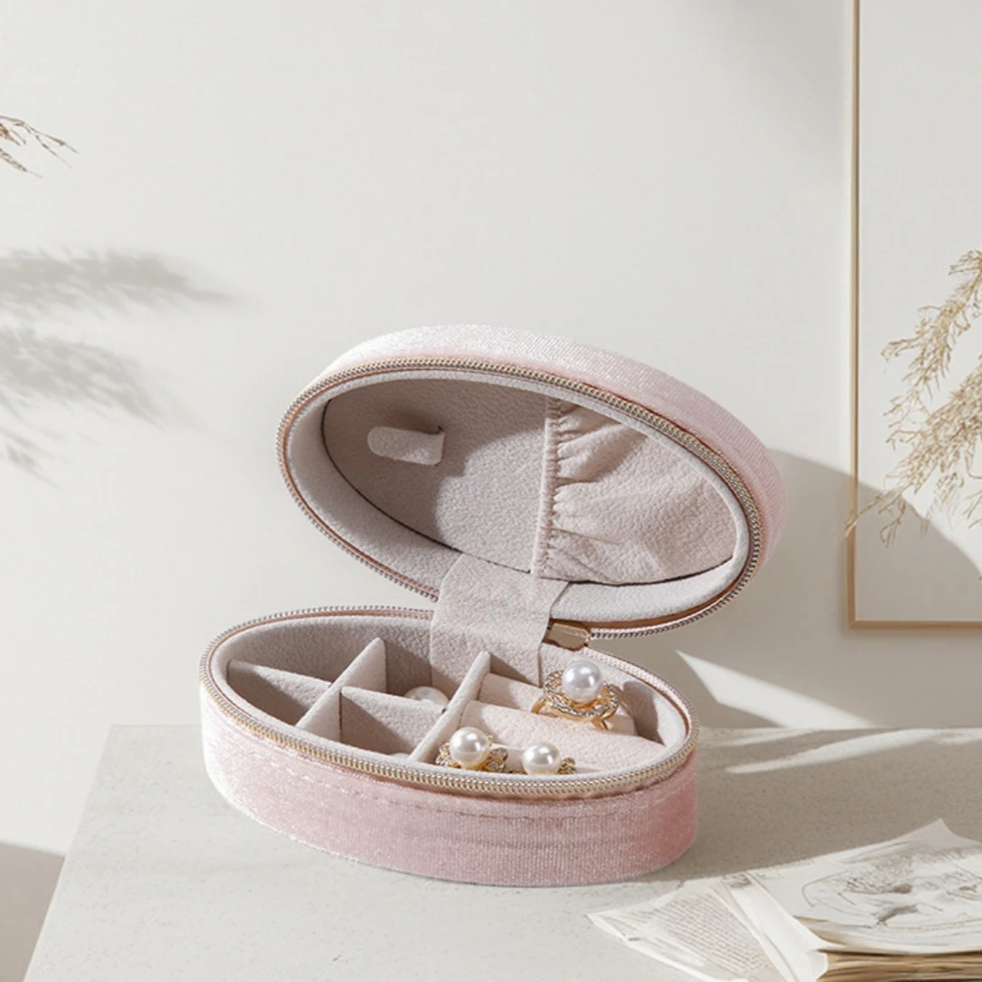 Retro Oval Velvet Mini Portable Jewelry Box For Rings Earrings Bracelets Necklaces