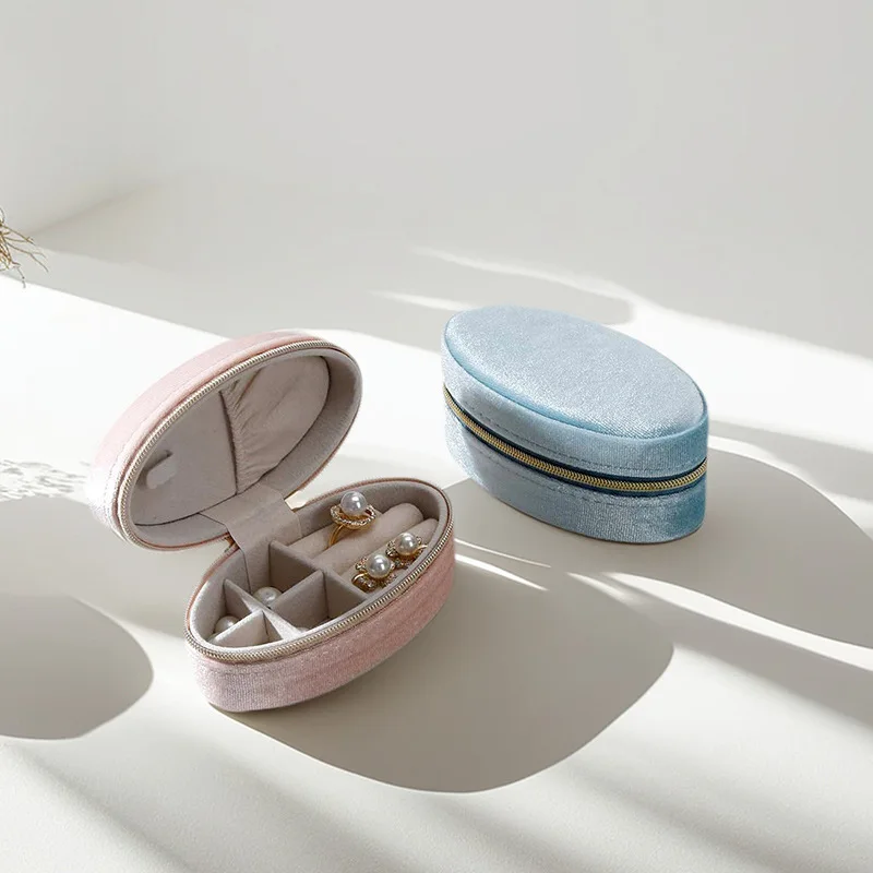 Retro Oval Velvet Mini Portable Jewelry Box For Rings Earrings Bracelets Necklaces