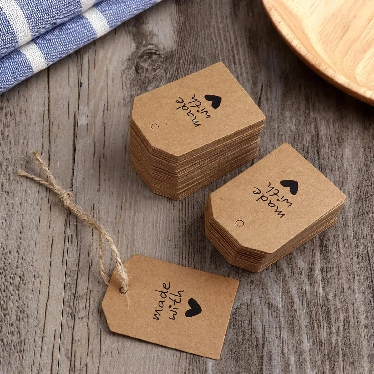 50pcs 4.2x5.5cm Hanging Lables Made with Love Kraft Paper Tag 10 meters Jute String for Handmade Wedding Party Favors Gift Label