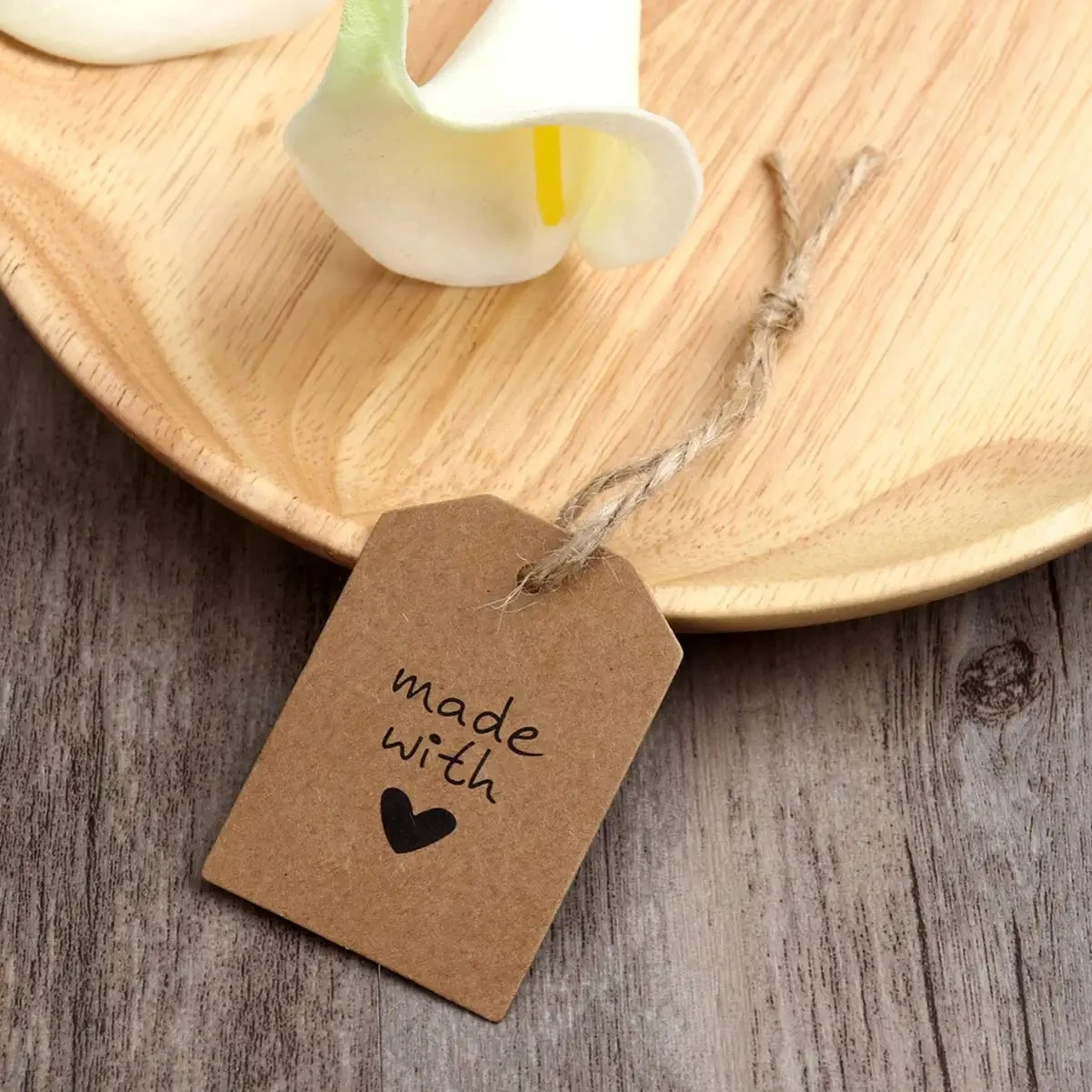 50pcs 4.2x5.5cm Hanging Lables Made with Love Kraft Paper Tag 10 meters Jute String for Handmade Wedding Party Favors Gift Label