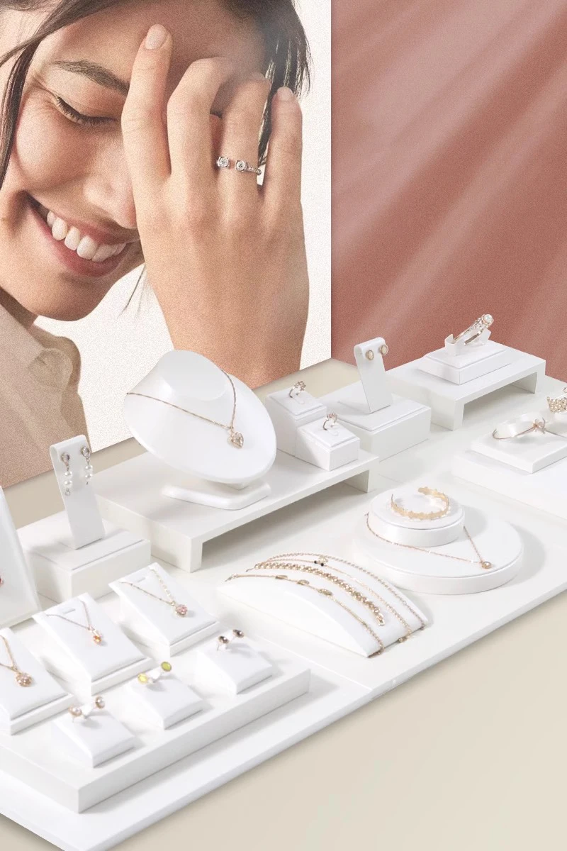 White Leather Pendant Necklace Chain Jewellery Display Bust Mannequin Stand Holder Rack Bracelet Earrings Ring Counter Organizer