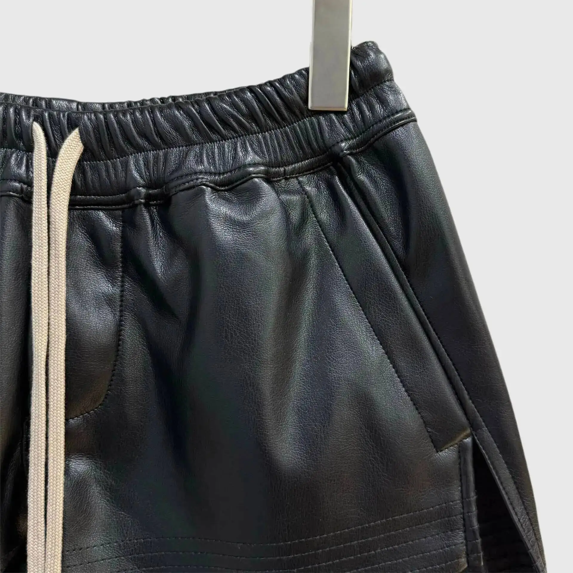 HKSH Summer New Women Dark Style Shorts PU Leather Drawstring Elastic Waist Fashion Punk Streetwear Trendy Chic Hot Pants HK9436