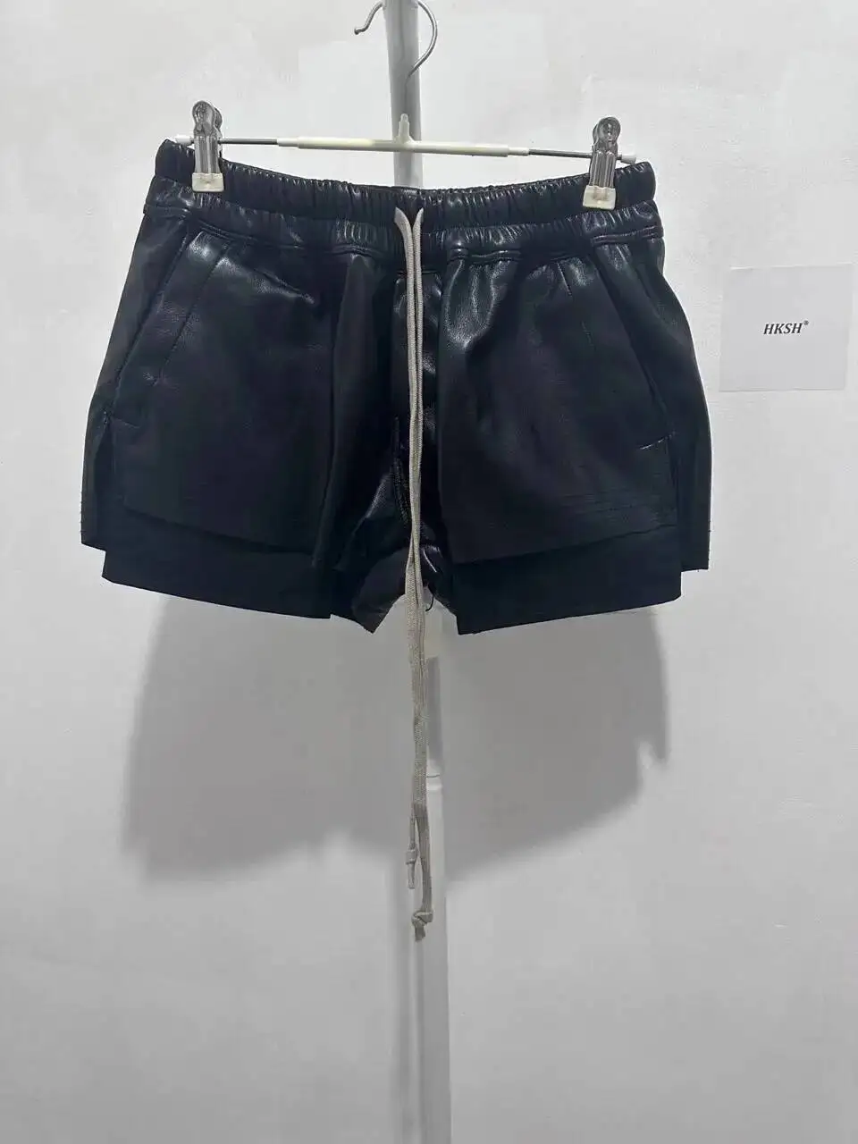HKSH Summer New Women Dark Style Shorts PU Leather Drawstring Elastic Waist Fashion Punk Streetwear Trendy Chic Hot Pants HK9436