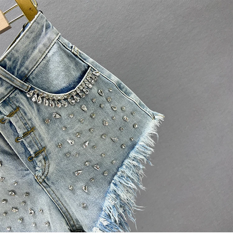 Diamond-Embedded Denim Shorts Women's Fashionable 2026 New Summer High Waist Loose Slimming Raw Hem Wide Legs Short Hot Pants