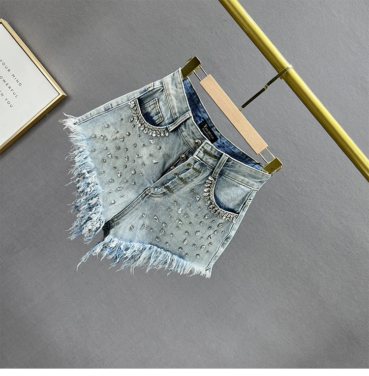 Diamond-Embedded Denim Shorts Women's Fashionable 2026 New Summer High Waist Loose Slimming Raw Hem Wide Legs Short Hot Pants