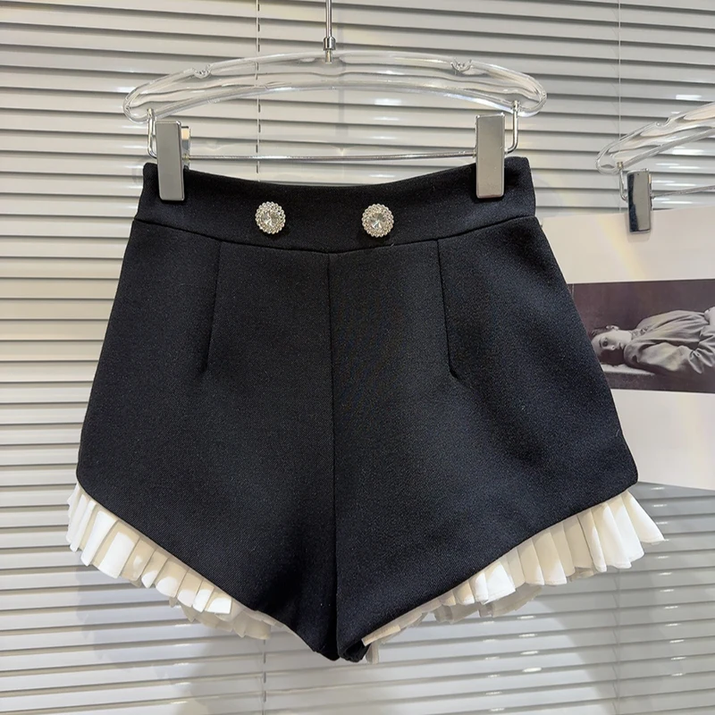 DEAT 2024 Summer New Diamond Metal Buckle Pleated Lace Celebrity Shorts For Women High Waist Hot Pants Female Trendy 11XX9135
