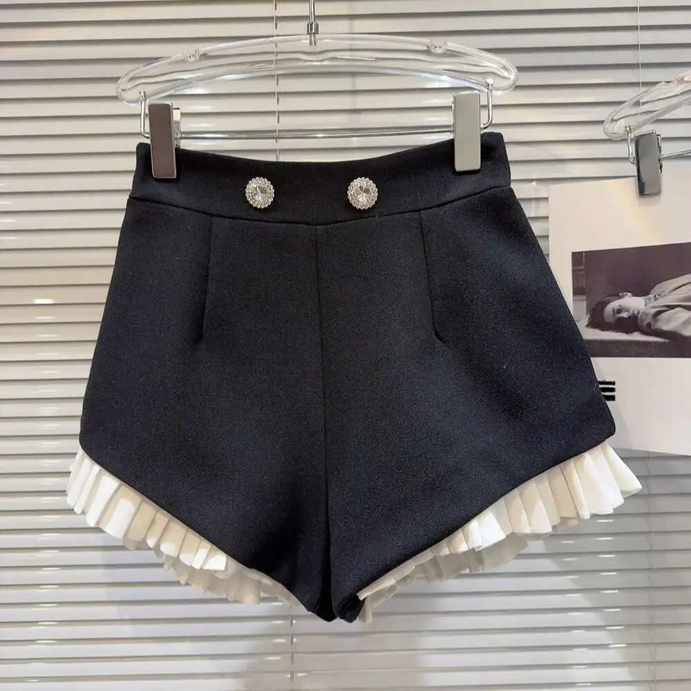 DEAT 2024 Summer New Diamond Metal Buckle Pleated Lace Celebrity Shorts For Women High Waist Hot Pants Female Trendy 11XX9135